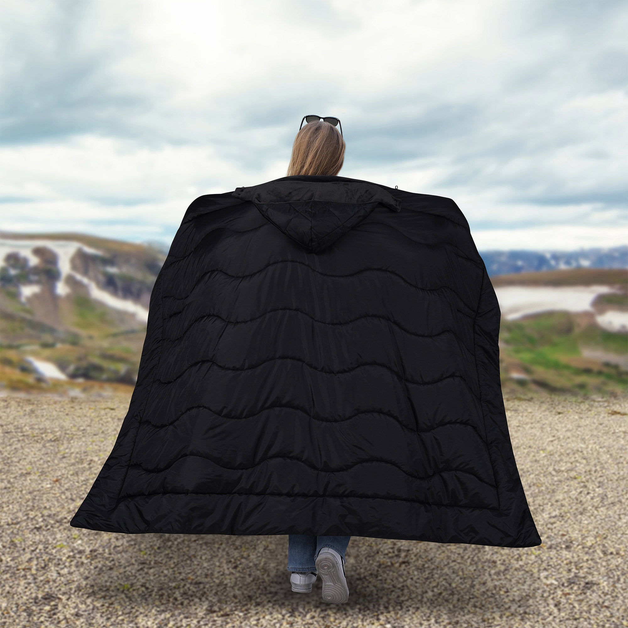 BELOW ZERO HOODED OUTDOOR BLANKET 54" X 72" - Image 1