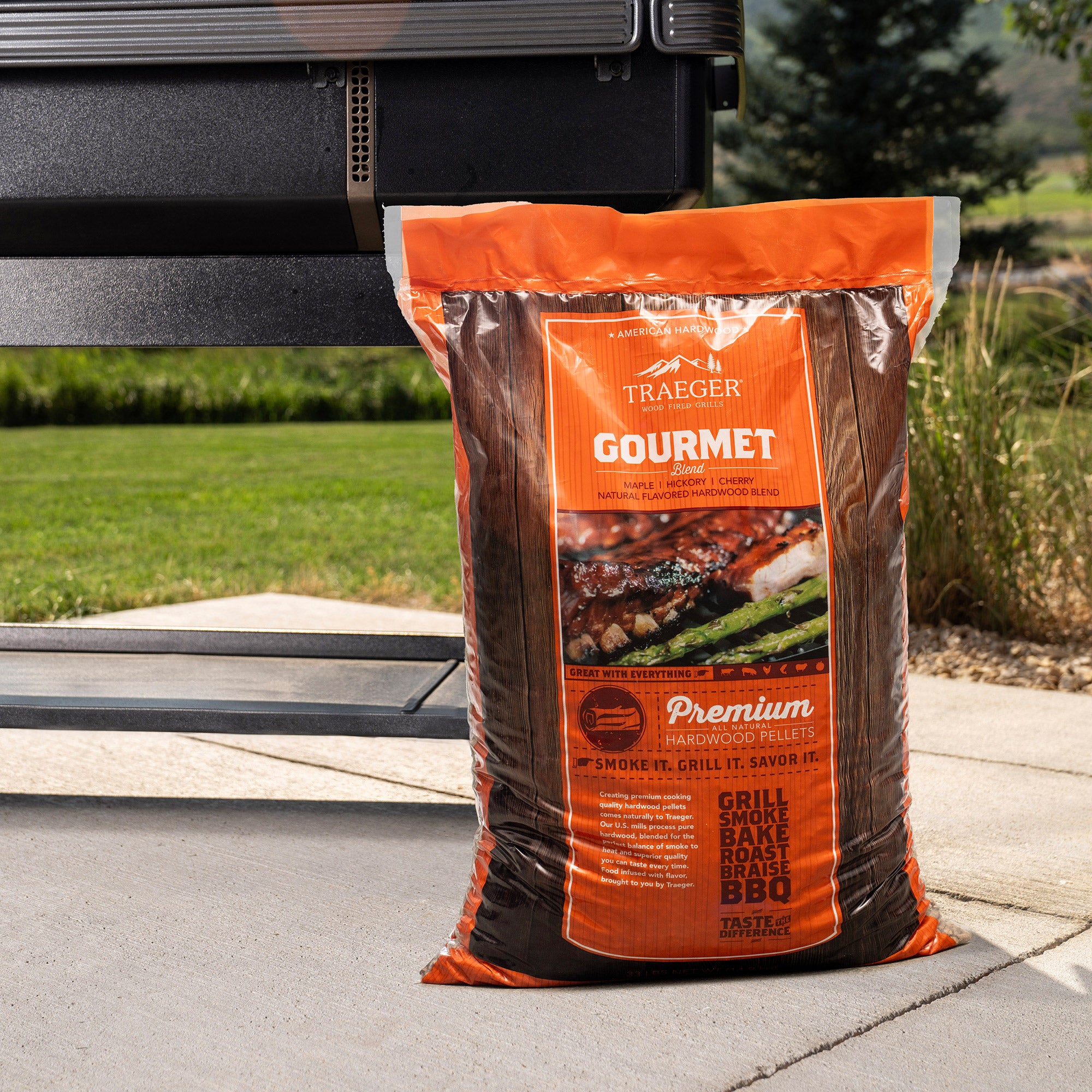 TRAEGER HARDWOOD PELLETS 33 LB - Image 1
