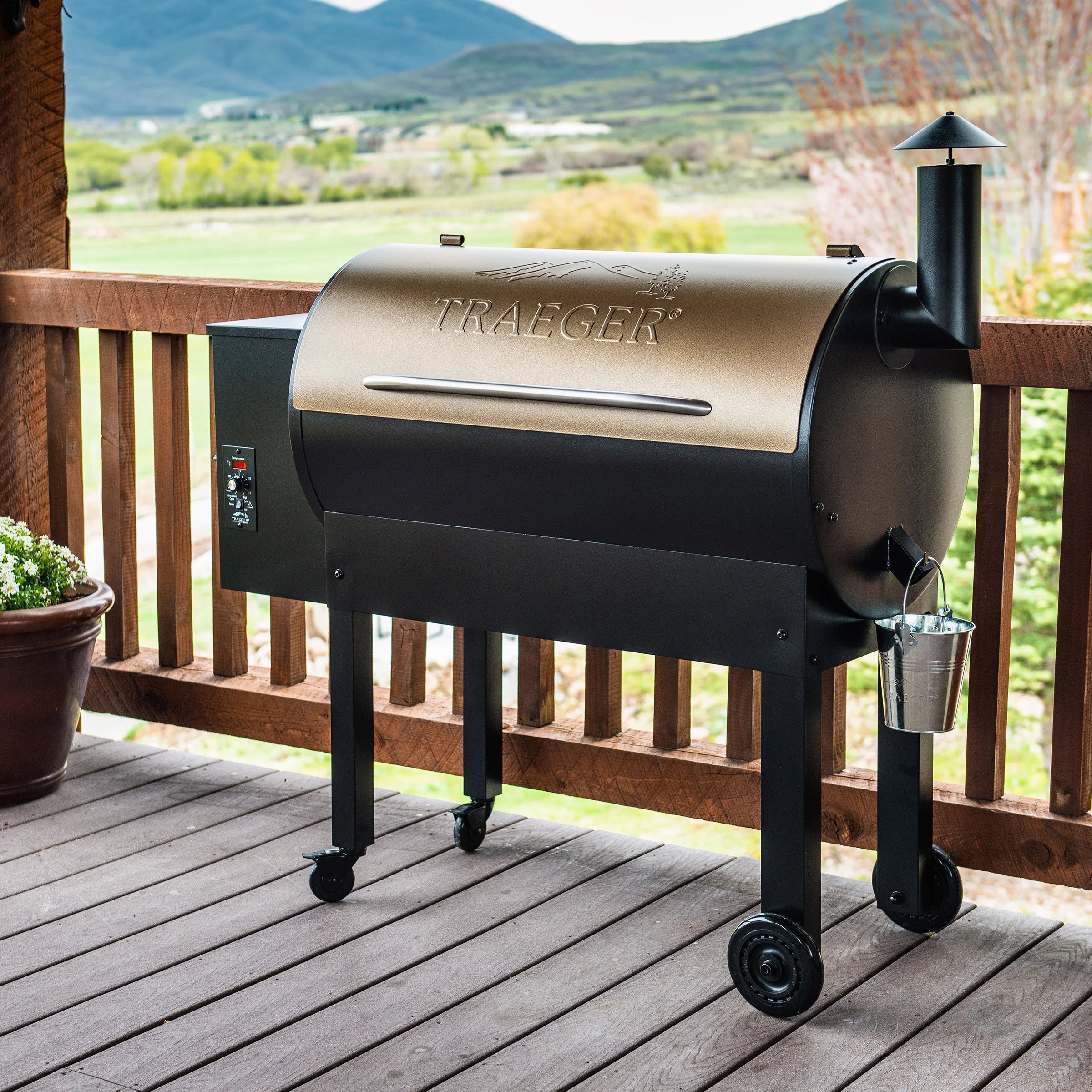 TRAEGER TEXAS ELITE PELLET GRILL - Image 1