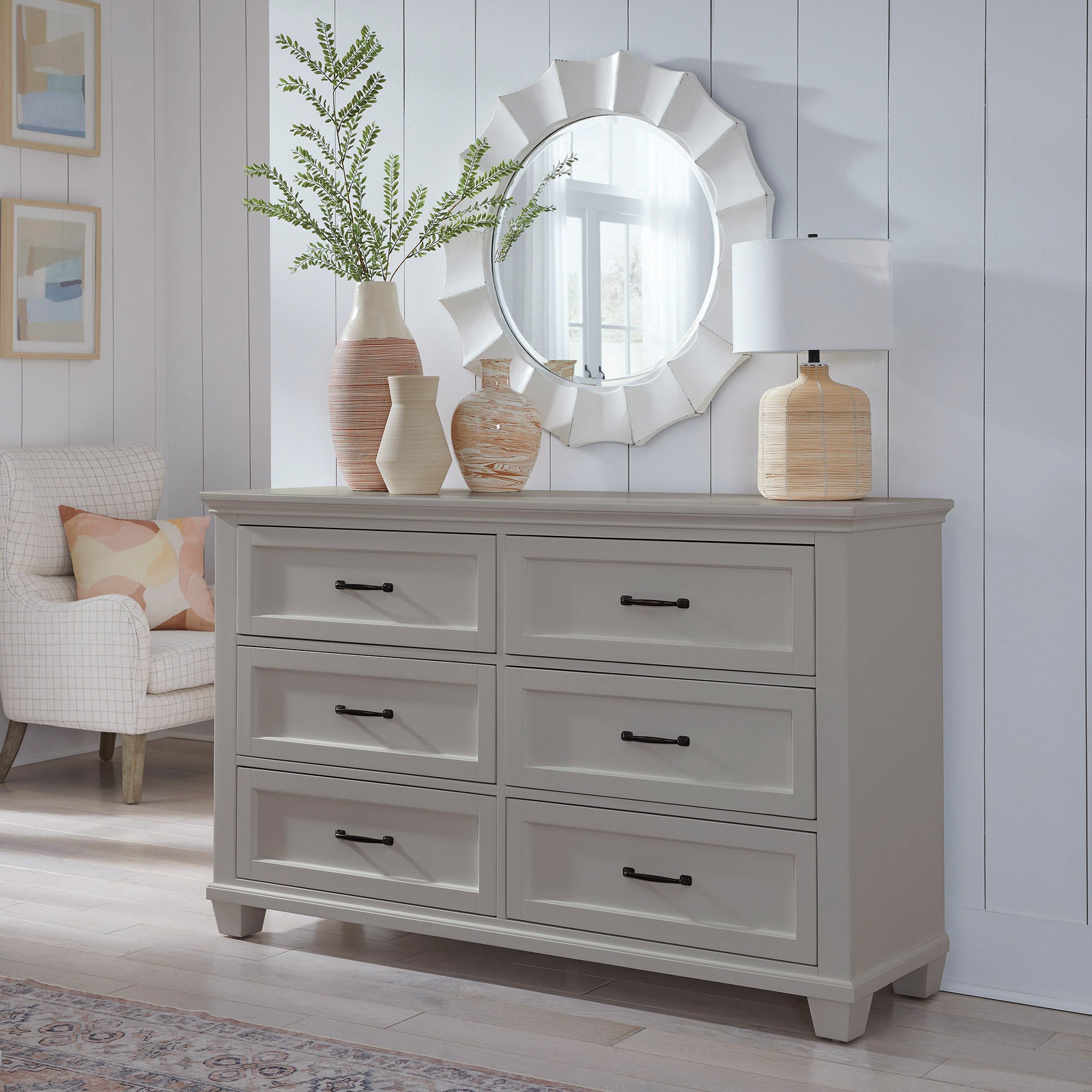 UNIVERSAL BROADMOORE HUGHES DRESSER