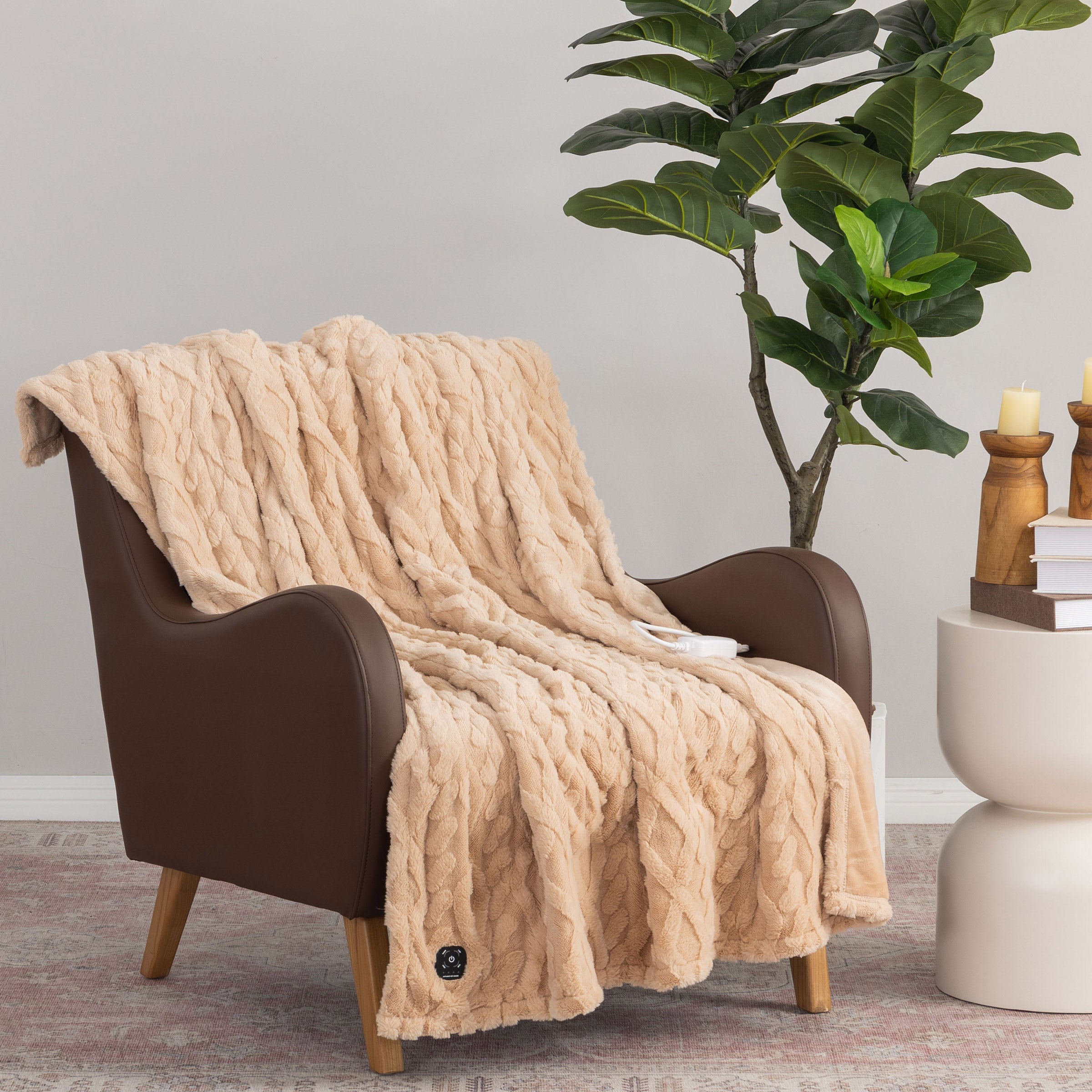 BERKSHIRE HEATED THROW 50" X 60" - Image 1