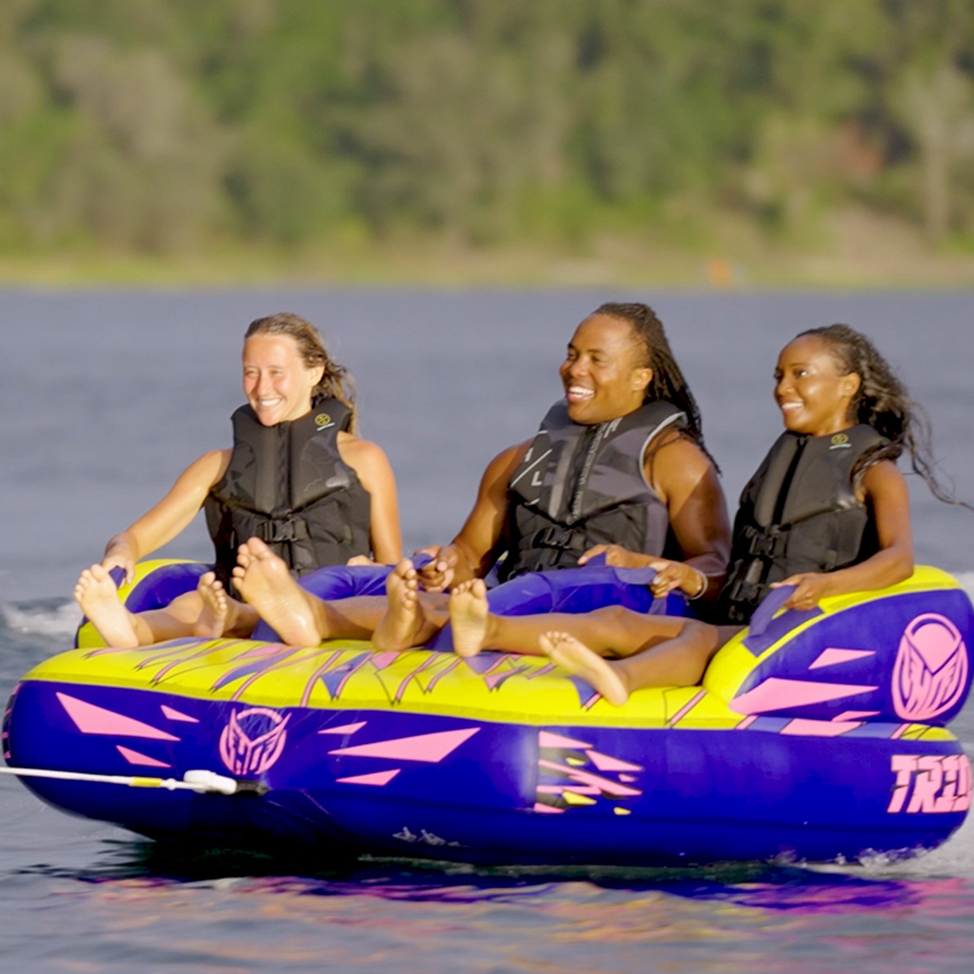 HO SPORTS TRIDENT 3-PERSON TOWABLE