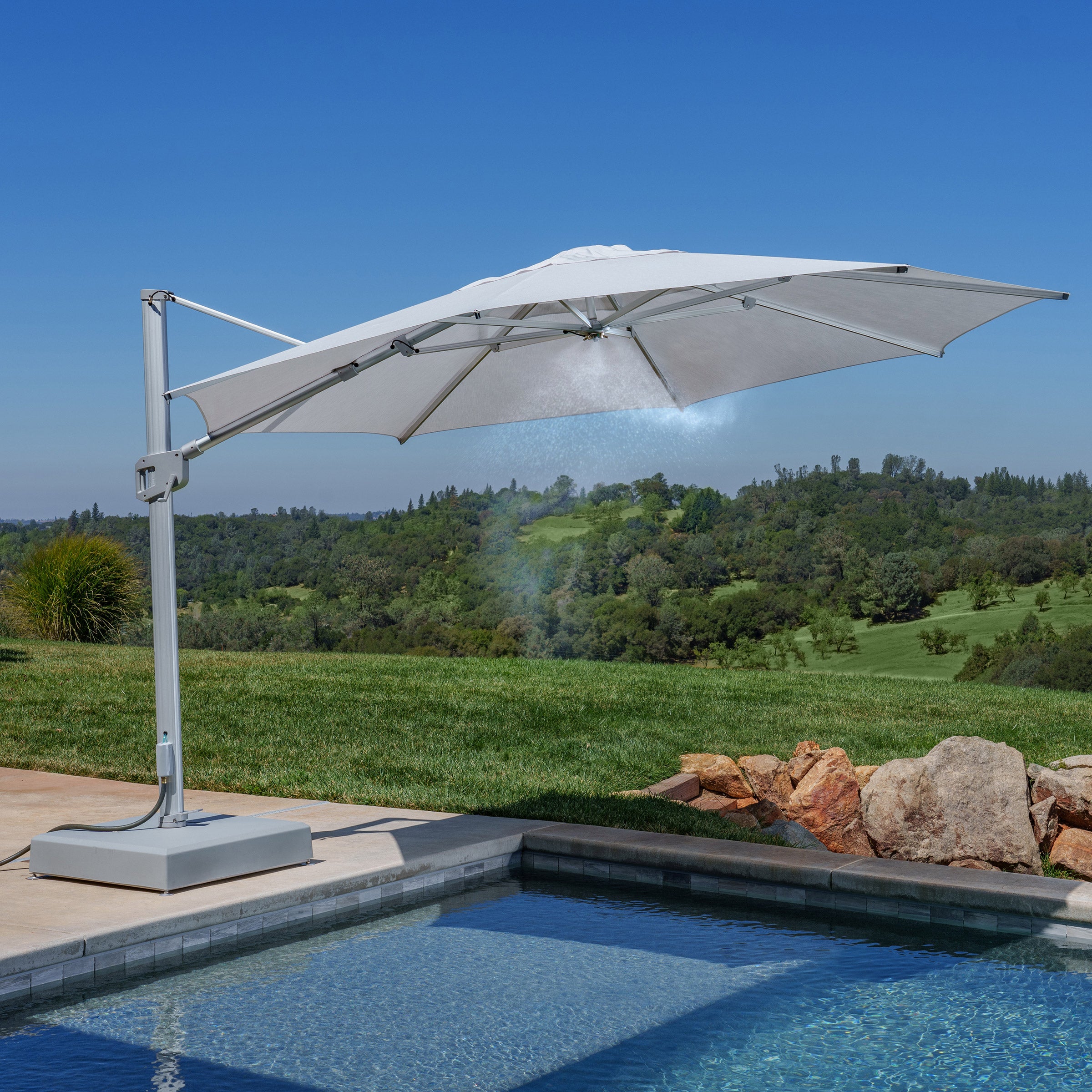 SUNVILLA 13' COMMERCIAL MISTING CANTILEVER UMBRELLA