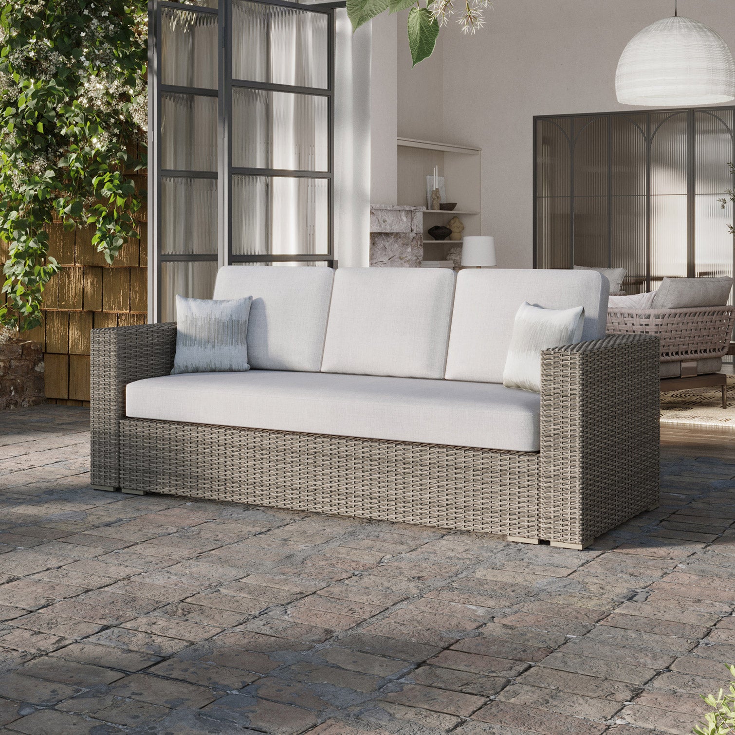 LIGHTWEIGHT CONCRETE PLANTER