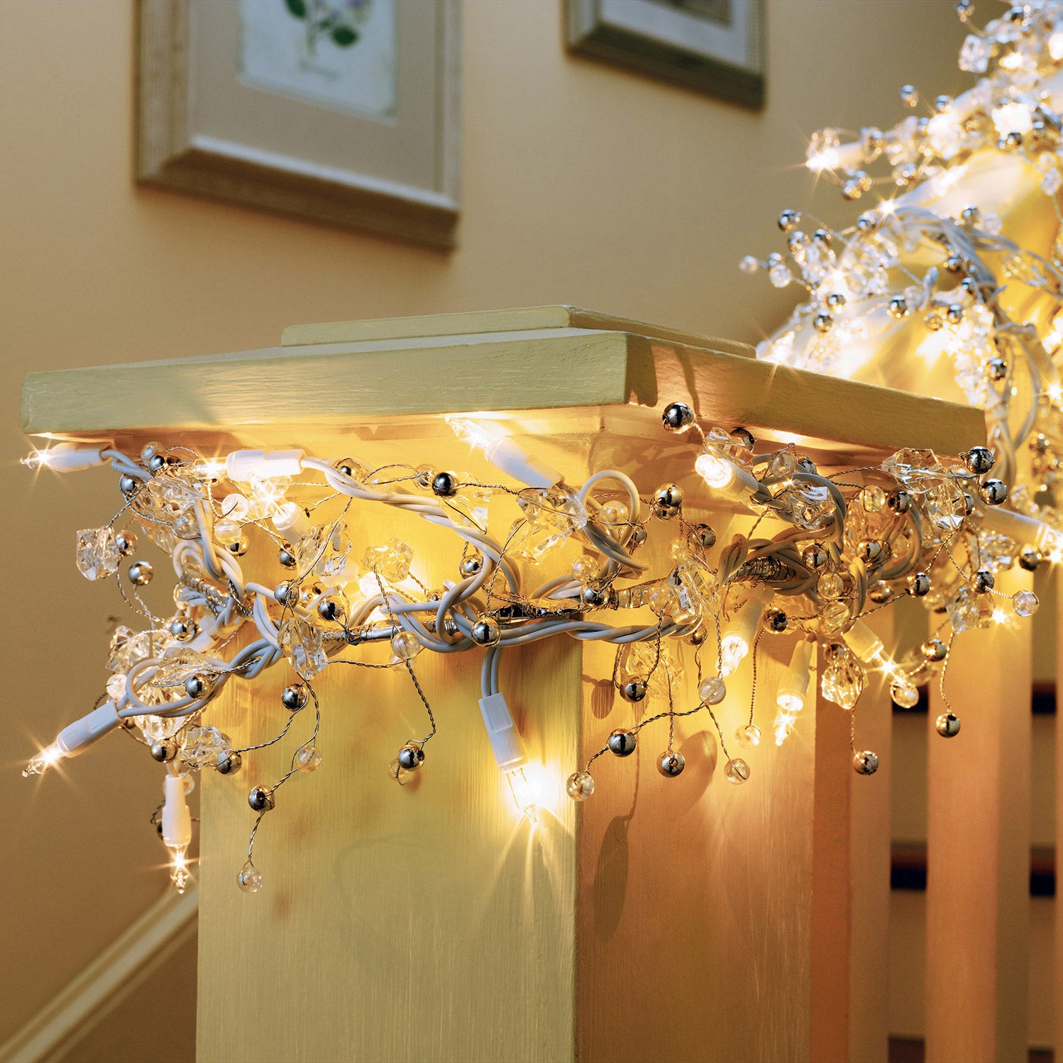 GE ^ 9FT GLITTER GEM GARLAND