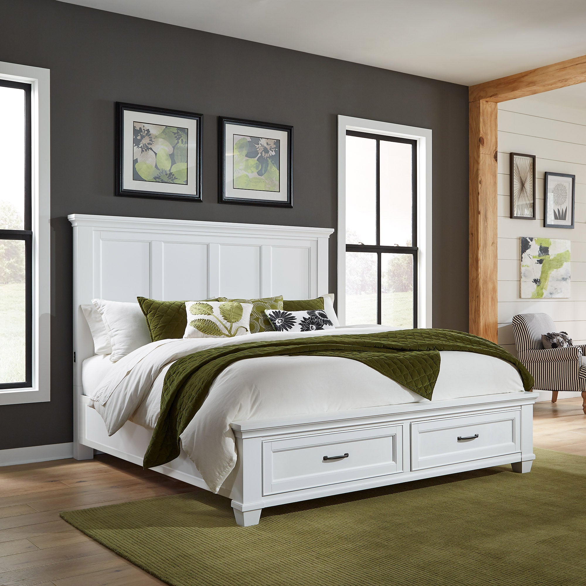 UNIVERSAL BROADMOORE KITTERIDGE KING BED - Image 1