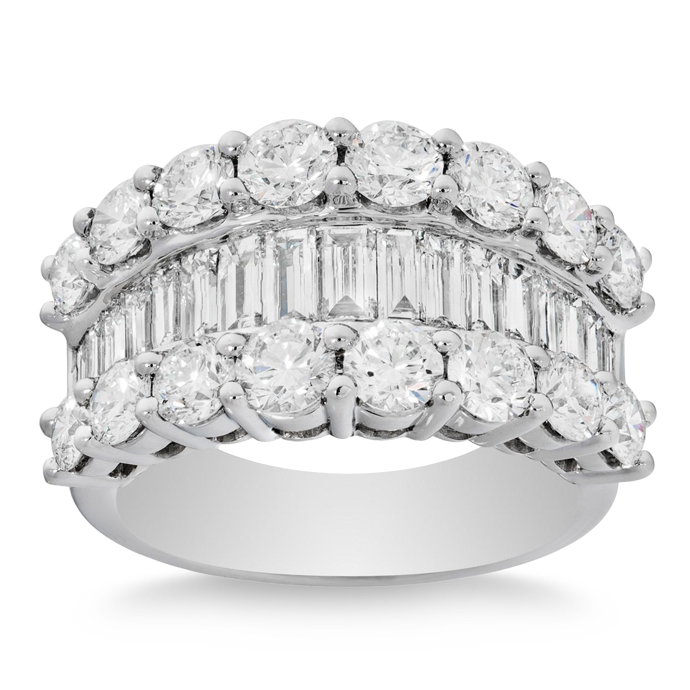 PLATINUM VS2 I 3.20CTW BAGUETTE & ROUND DIAMOND RING
