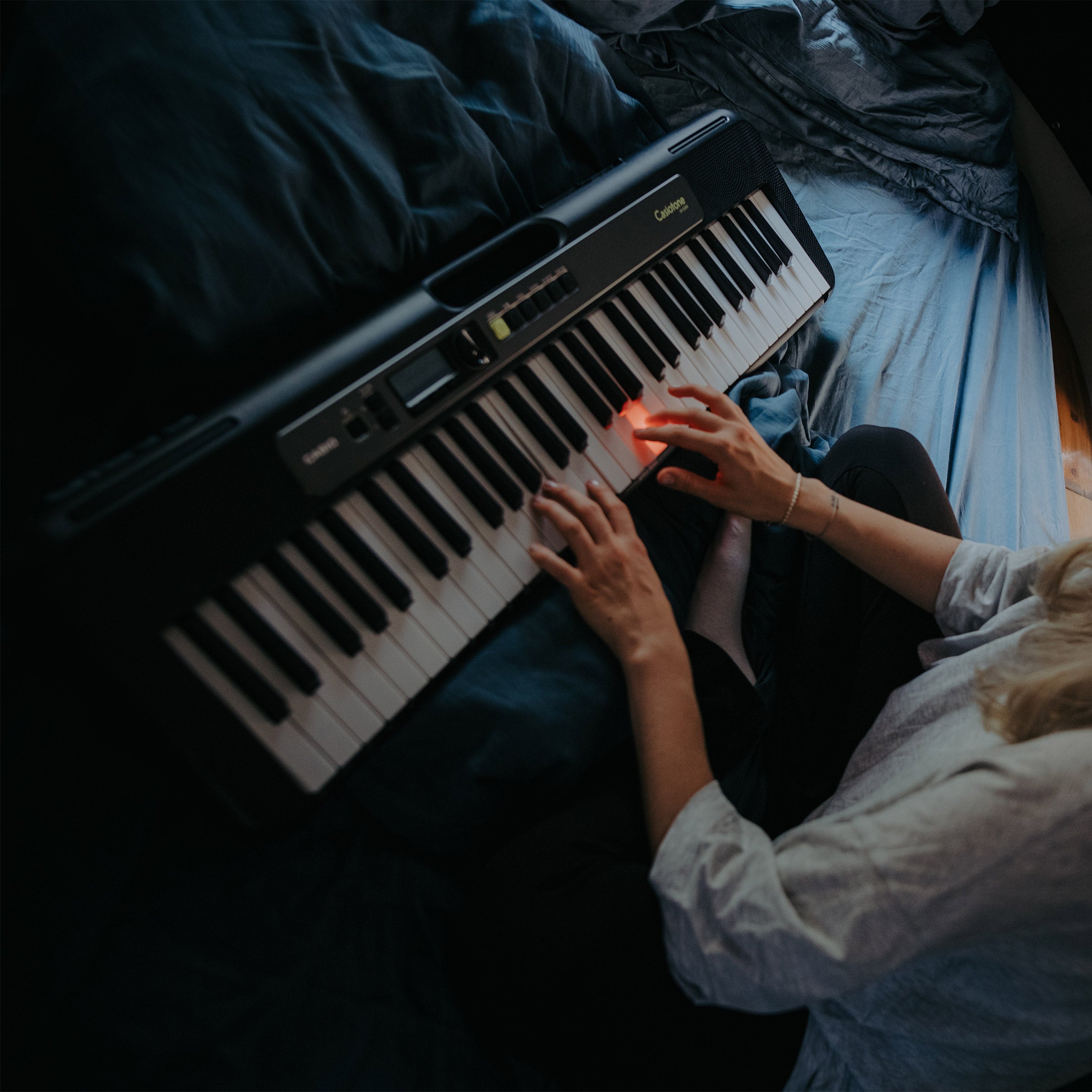 CASIO 61-KEY PORTABLE KEYBOARD BUNDLE - Image 1
