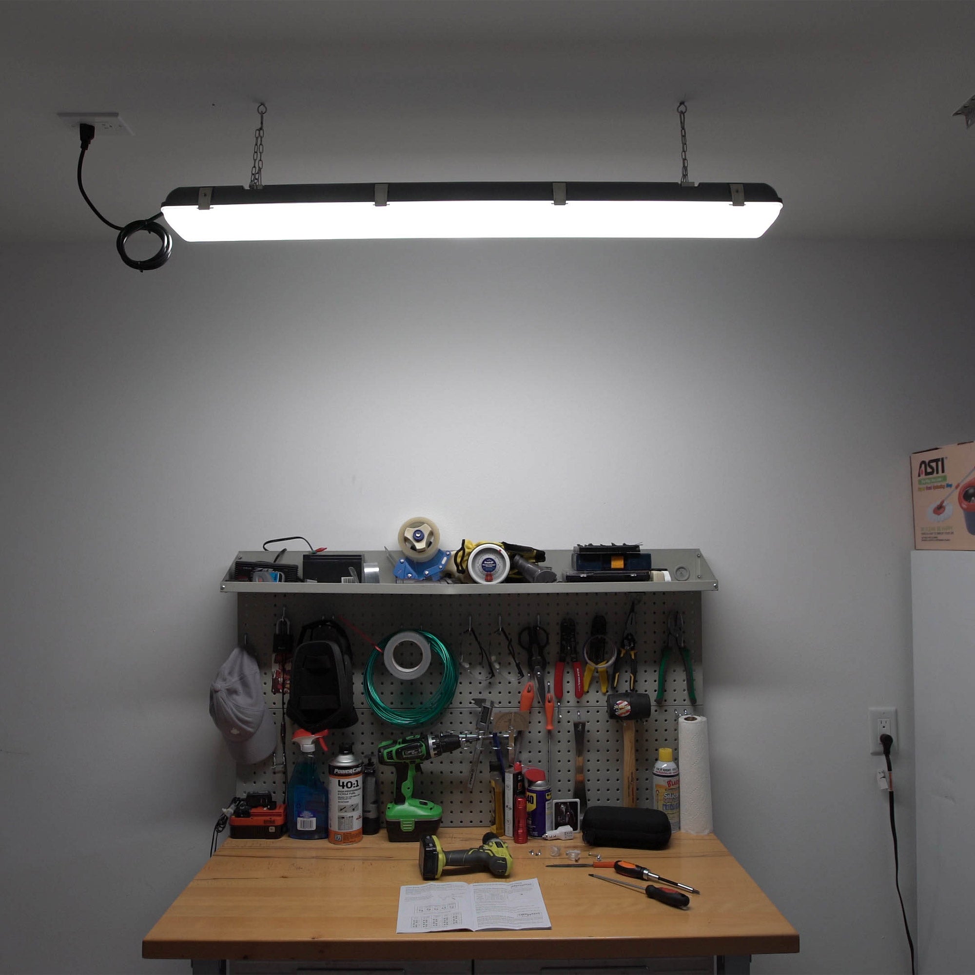 WINPLUS LED UTILITY LIGHT WITH MOTION SENSOR ^