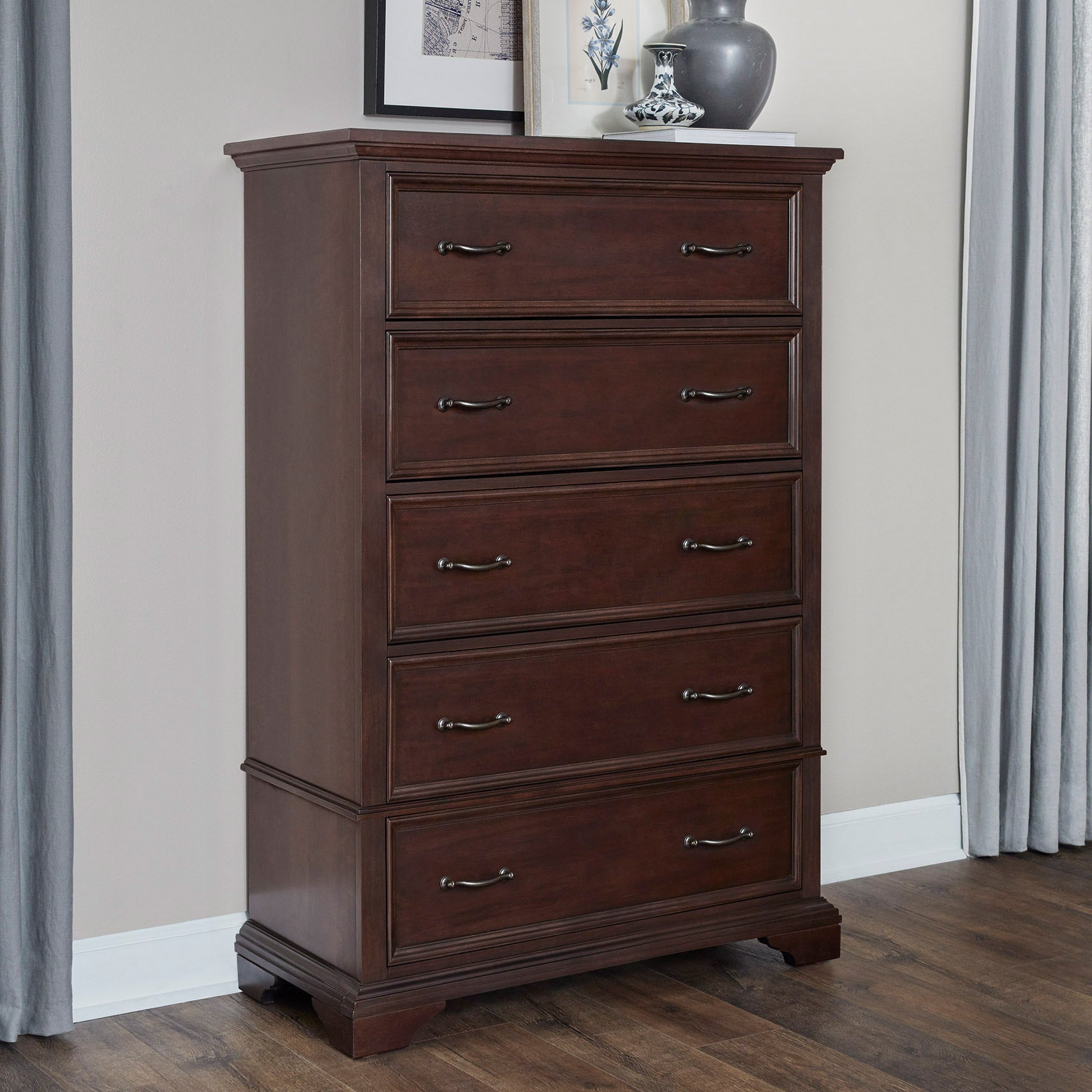 UNIVERSAL BROADMOORE FERGUS DRAWER CHEST - Image 1