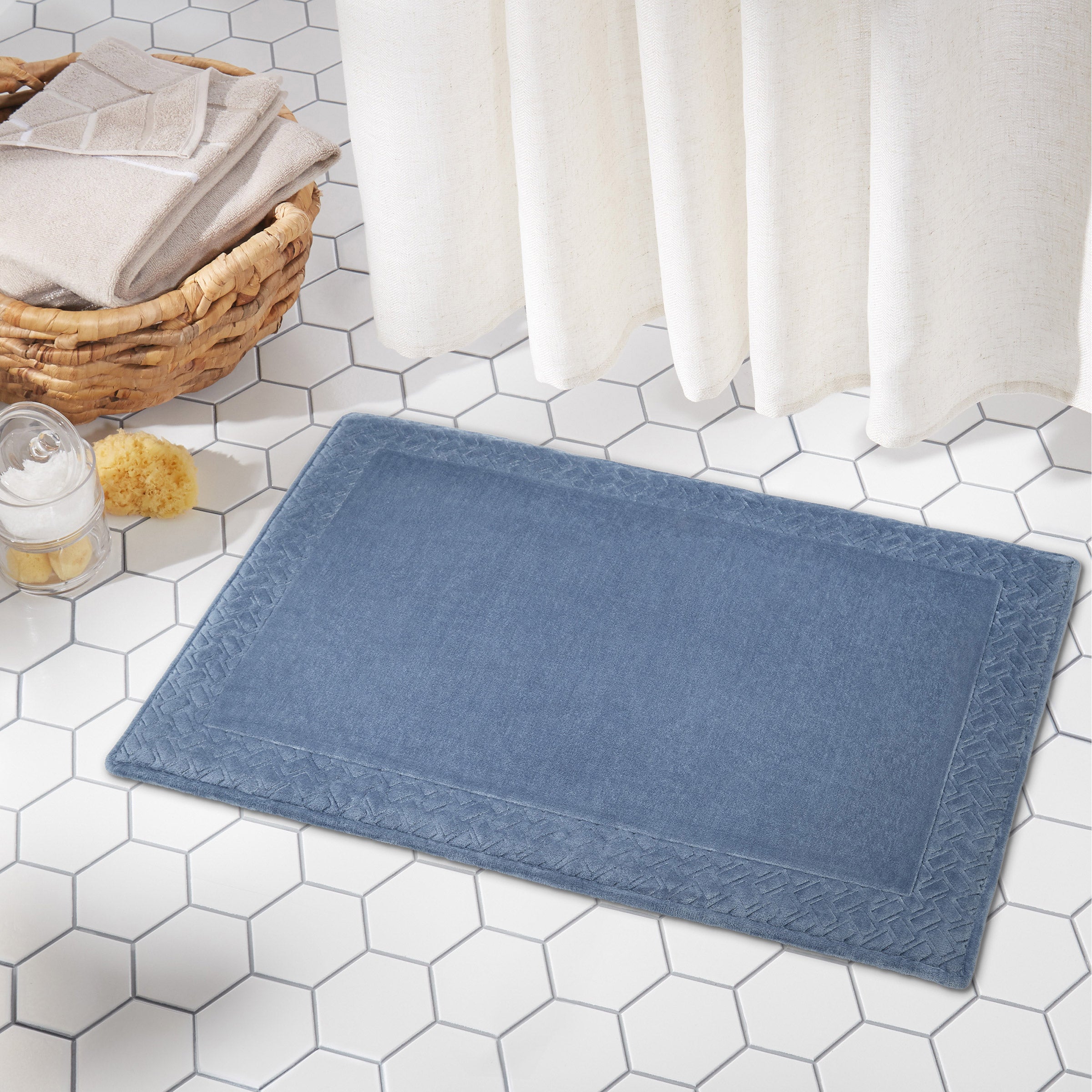 TOWN AND COUNTRY PARAMOUNT BATH MAT ASSORTED COLORS