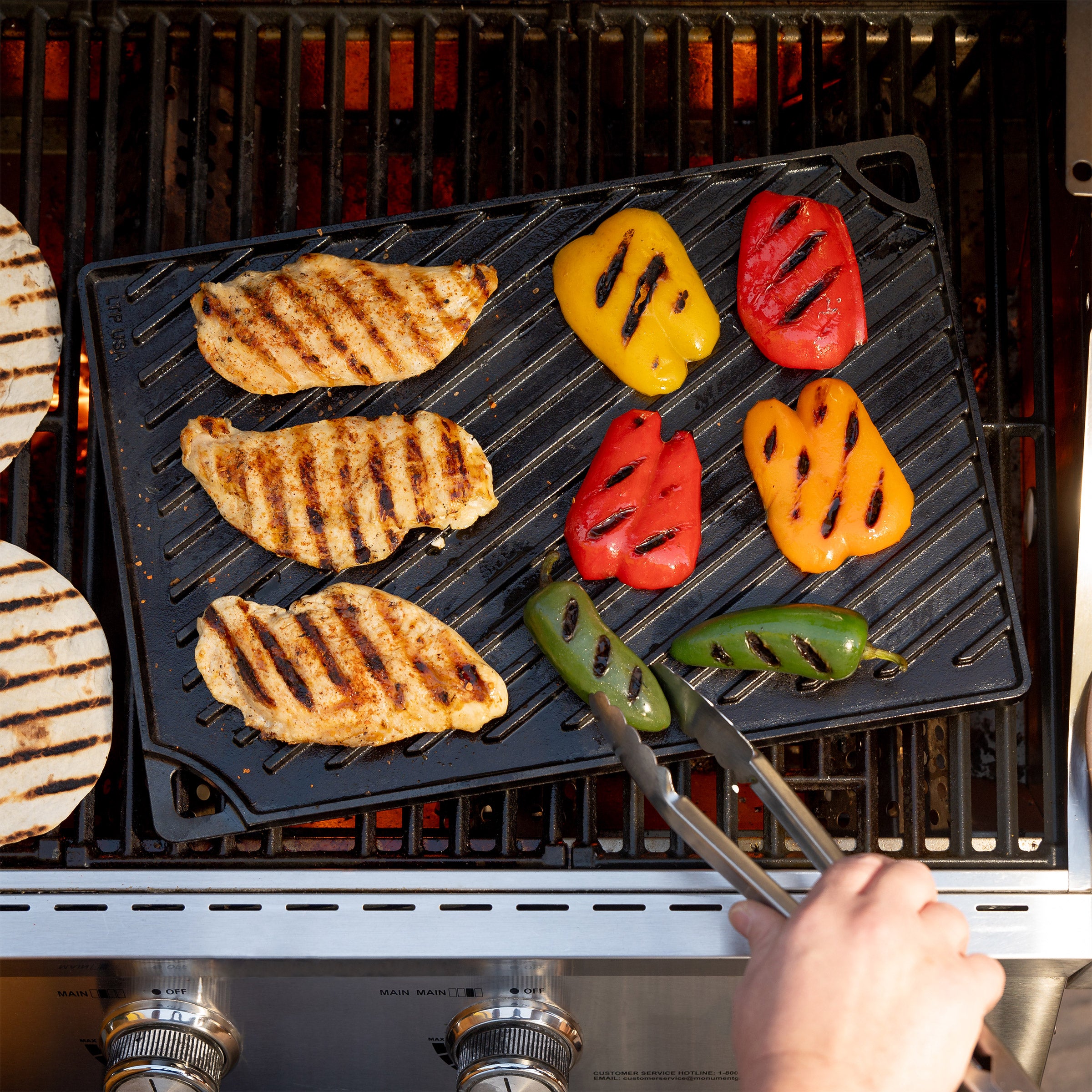 LODGE SEASONED CAST IRON REVERSIBLE GRILL - Image 1