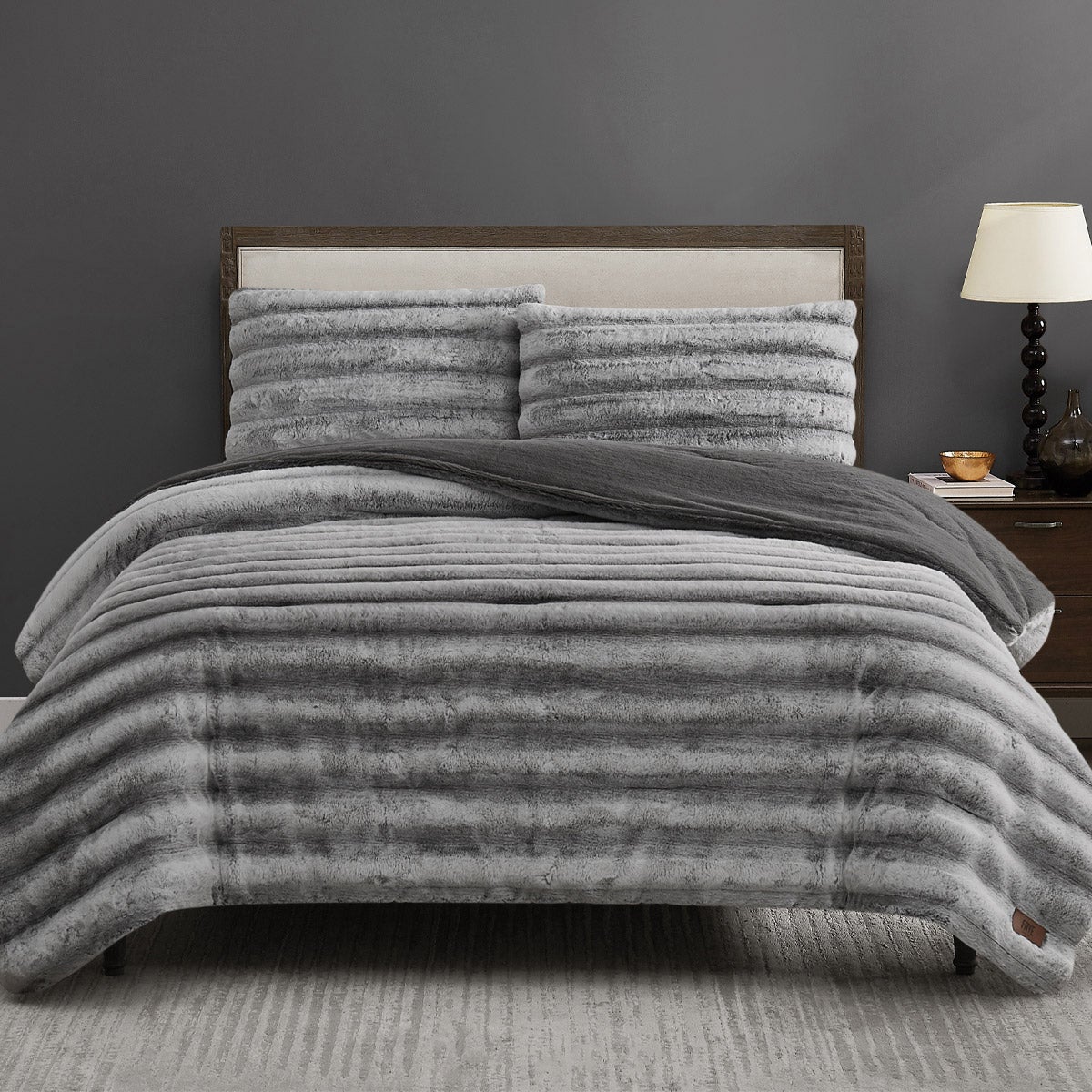 FRYE FAUX FUR COMFORTER 3PC QUEEN - Image 1