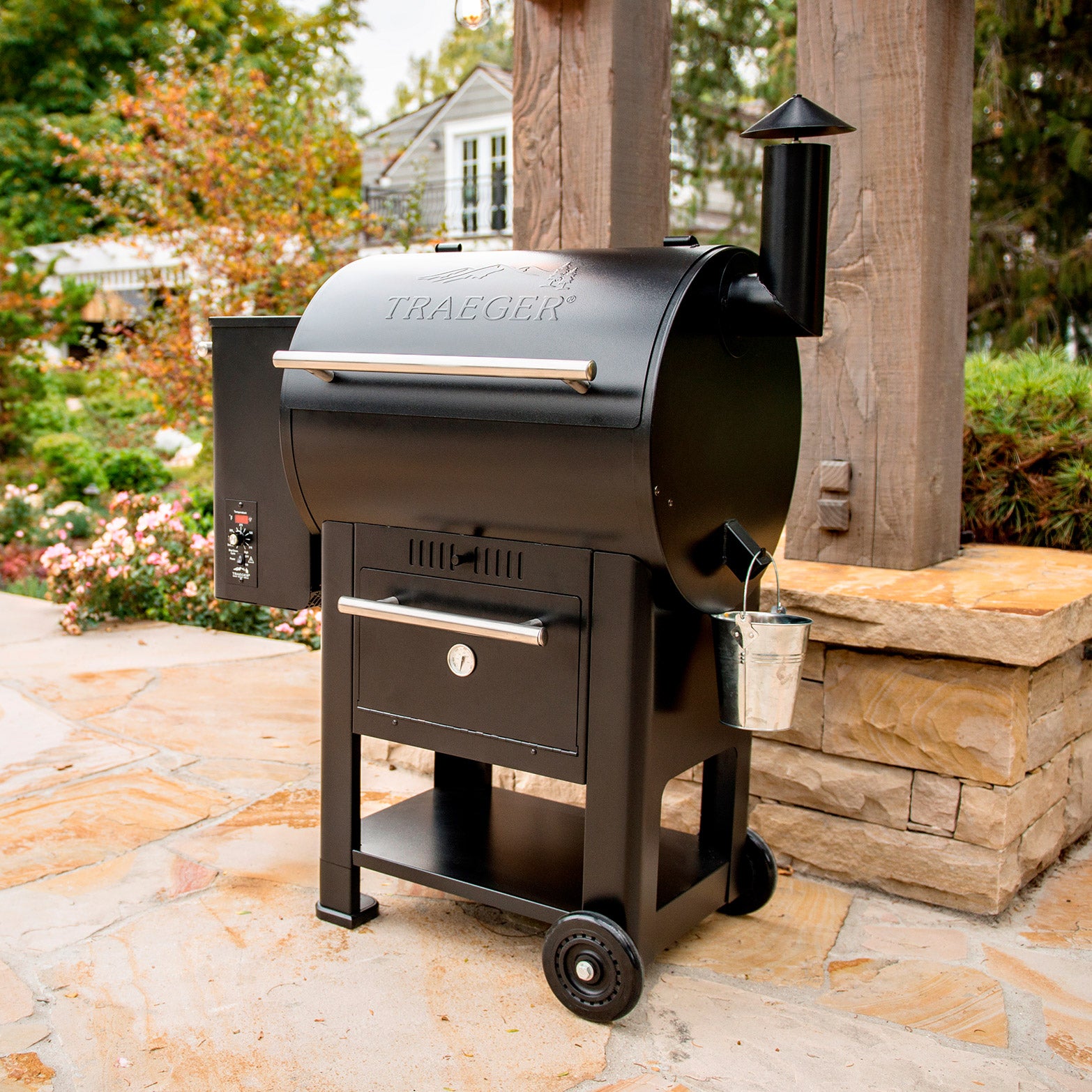 TRAEGER CENTURY 22 WOOD PELLET GRILL WITH WARMING DRAWER