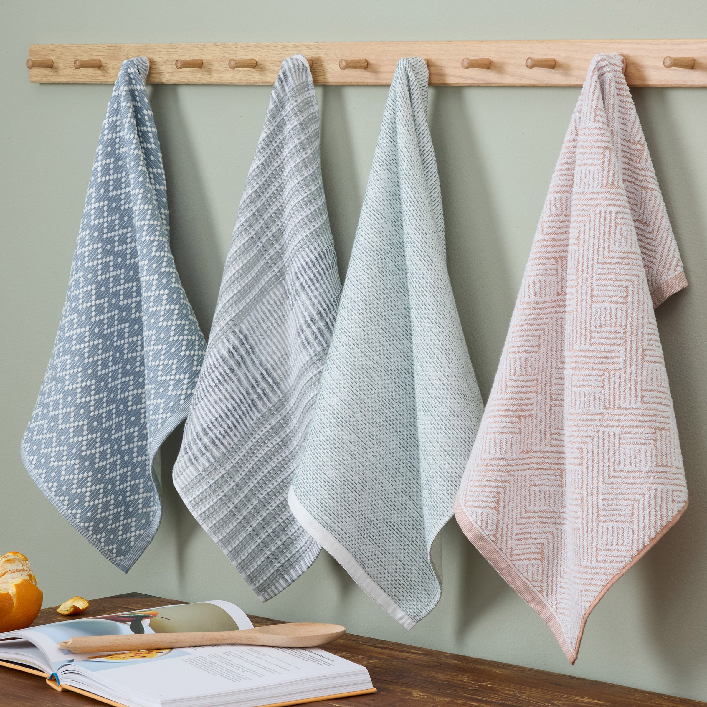 TOWN AND COUNTRY ORGANIC KITCHEN TOWEL ASSORTED COLORS