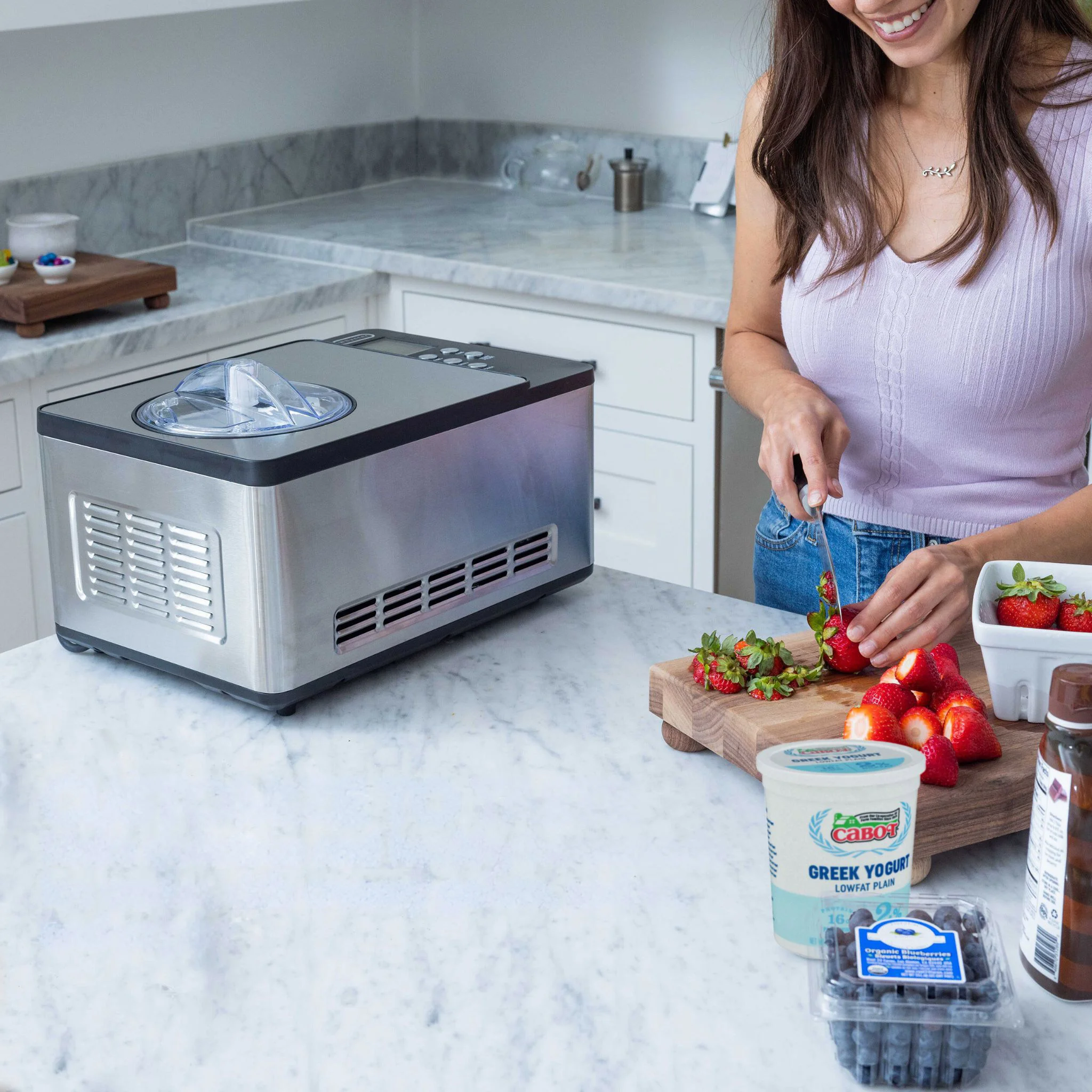 WHYNTER 2-QUART ICE CREAM MAKER