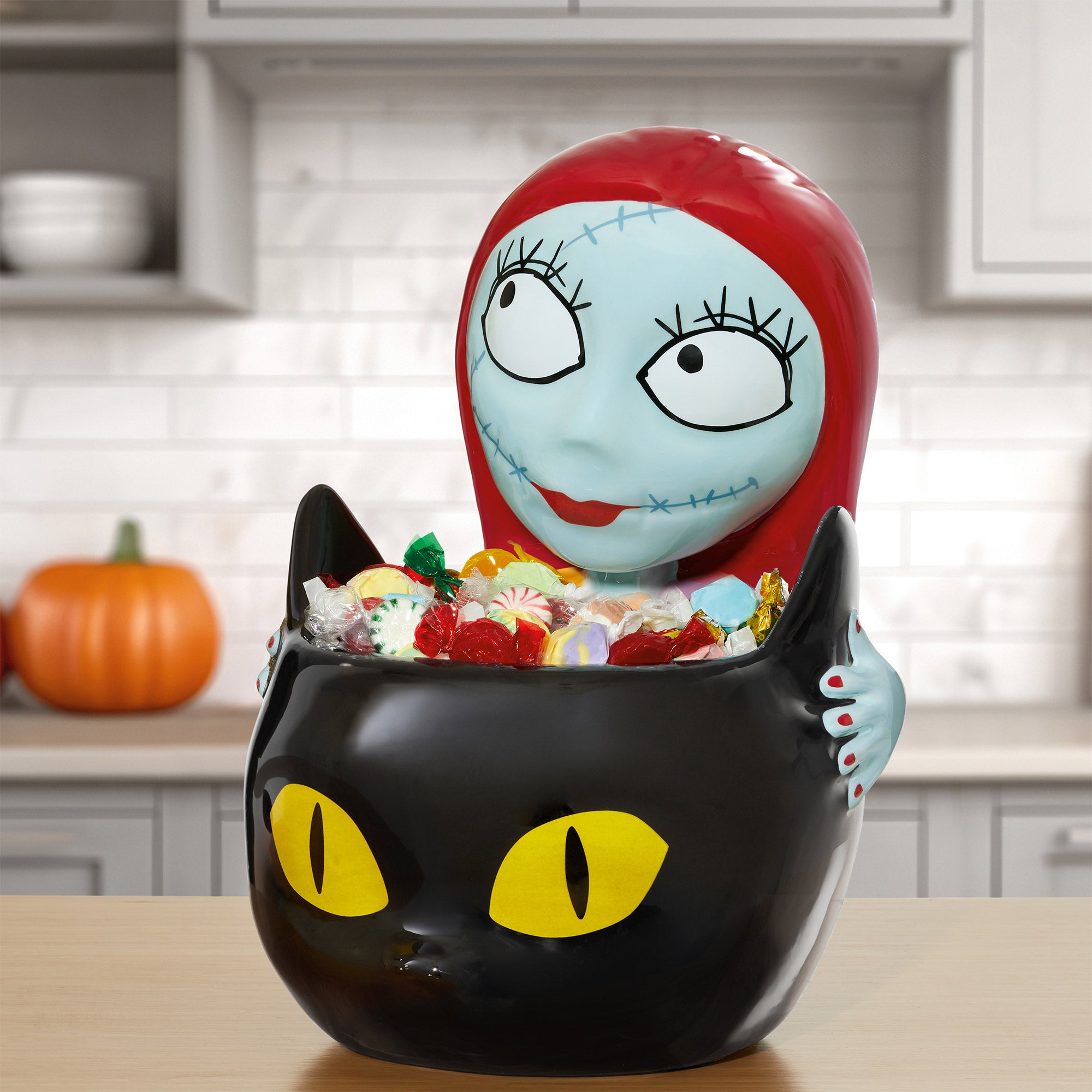 NIGHTMARE BEFORE CHRISTMAS CANDY BOWL ASSORTMENT - Image 1