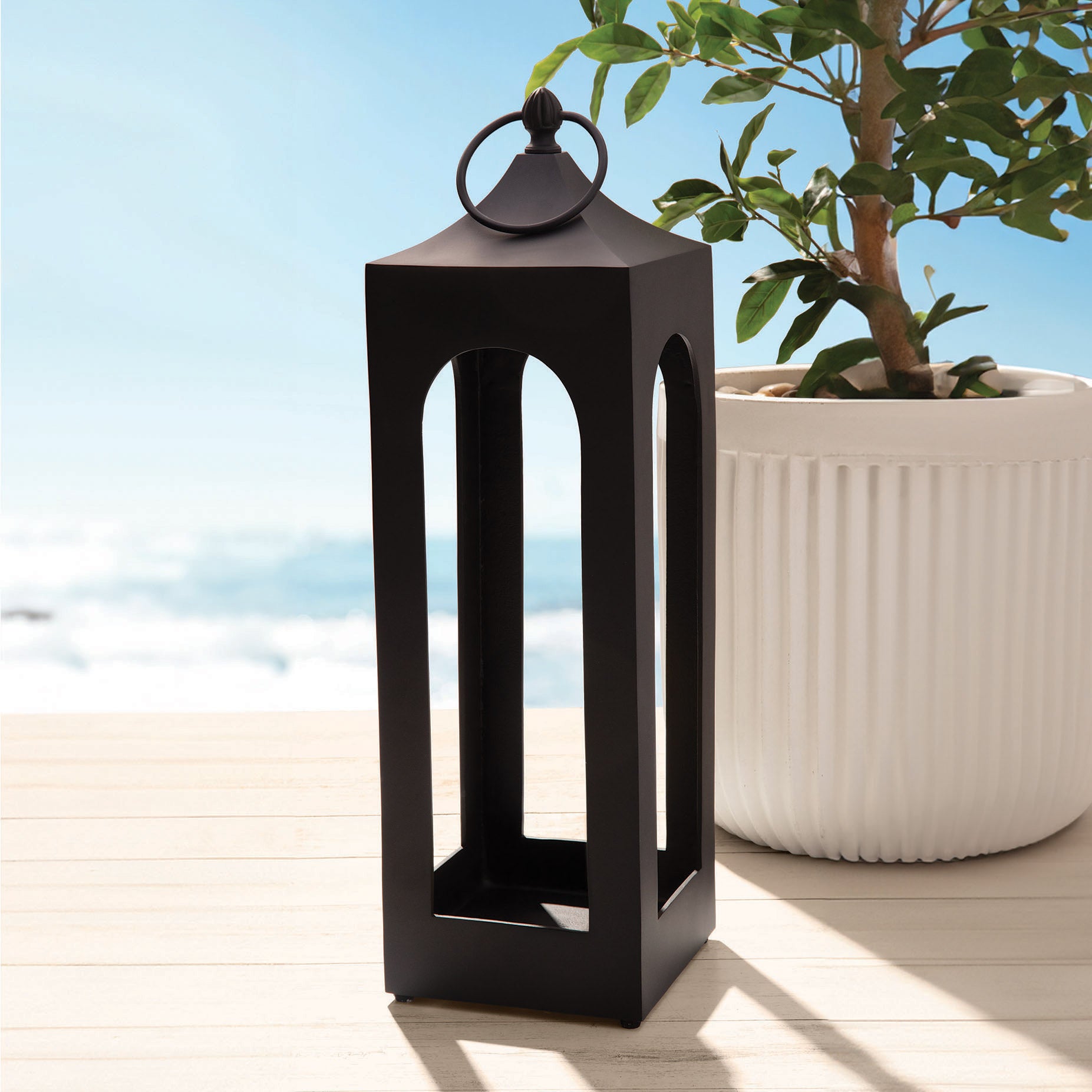 CAST ALUMINUM GARDEN LANTERN