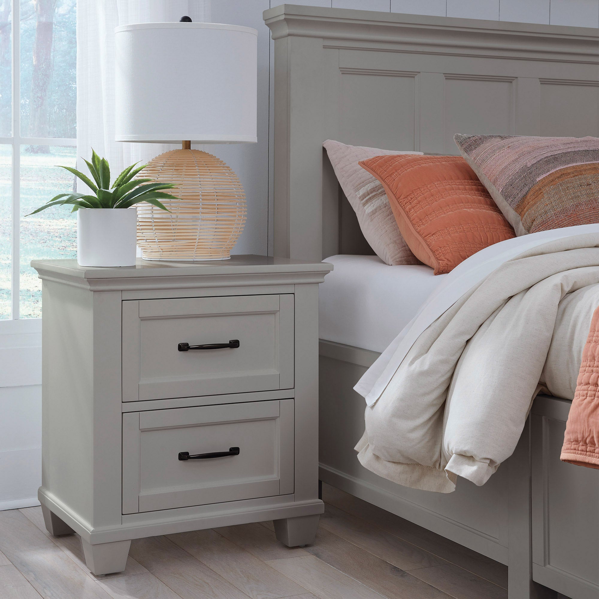 UNIVERSAL BROADMOORE HUGHES NIGHTSTAND