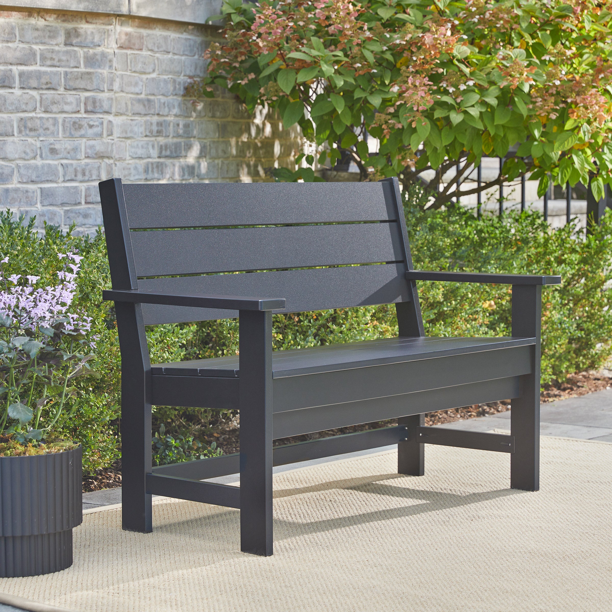 LEISURE LINE OUTDOOR BENCH