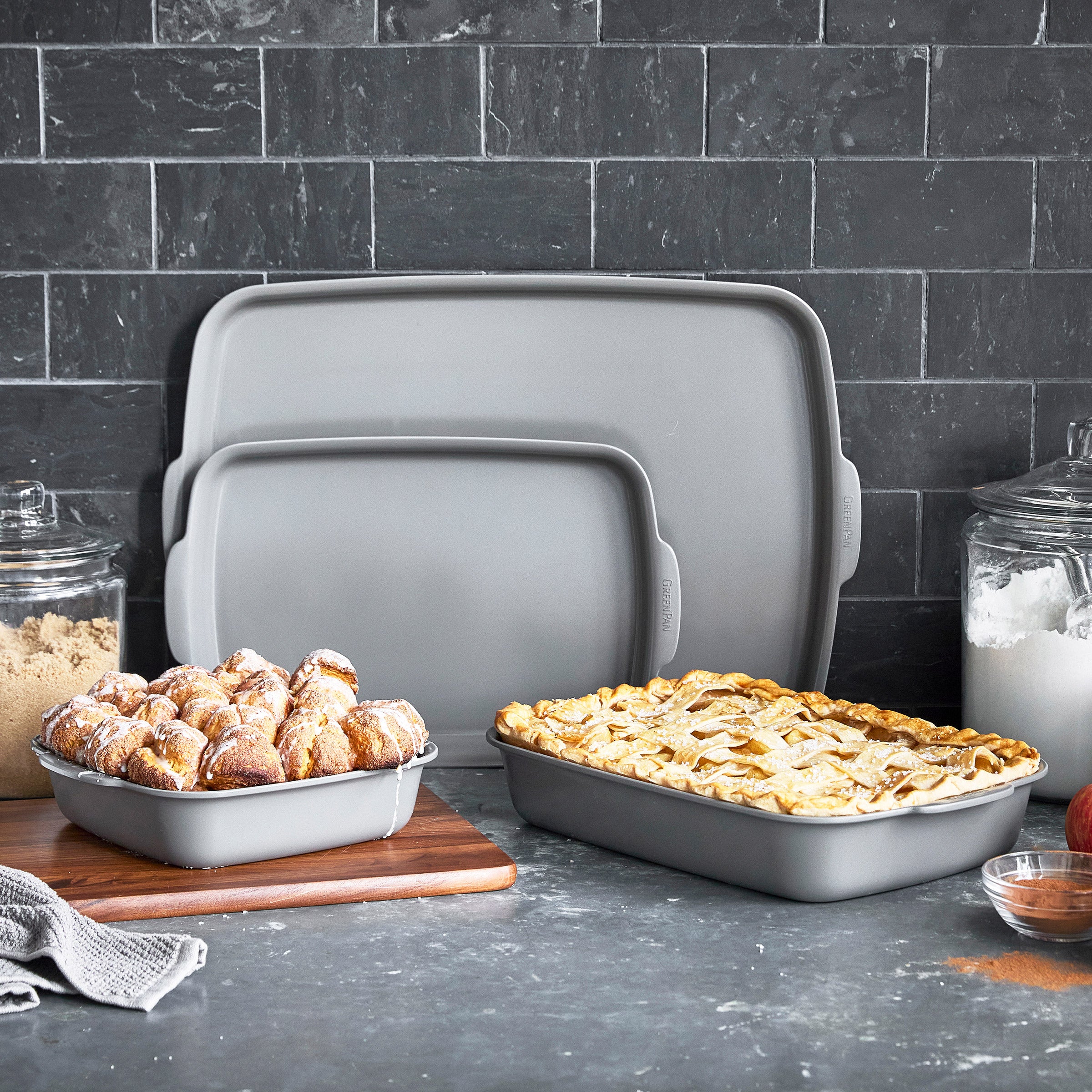 GREENPAN CERAMIC NON-STICK BAKEWARE SET 4PC - Image 1