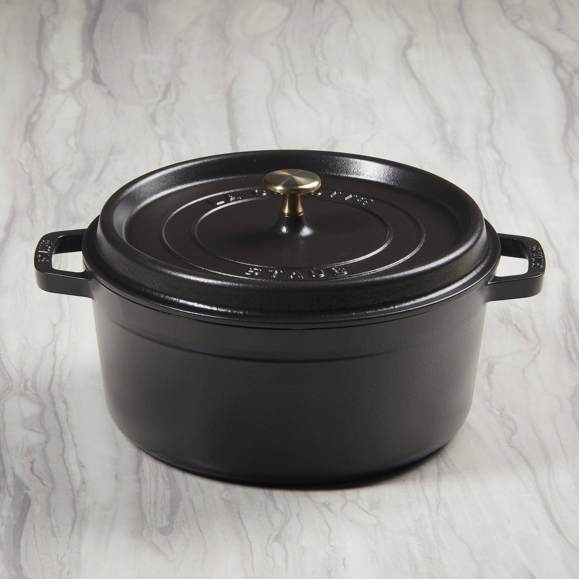 STAUB 5.5QT CAST IRON ROUND COCOTTE