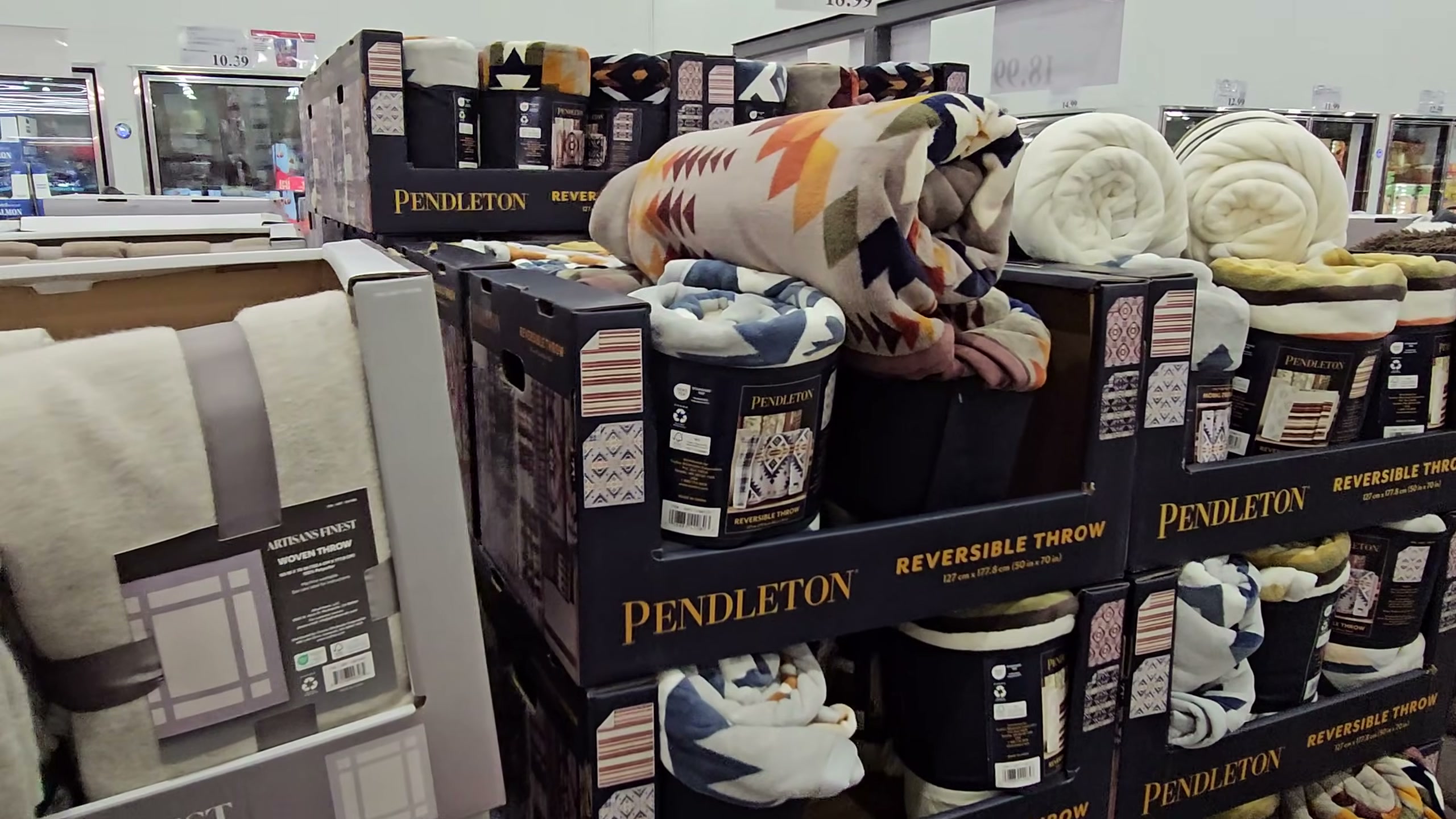 Costco Pendleton Reversible Plush Throw 50