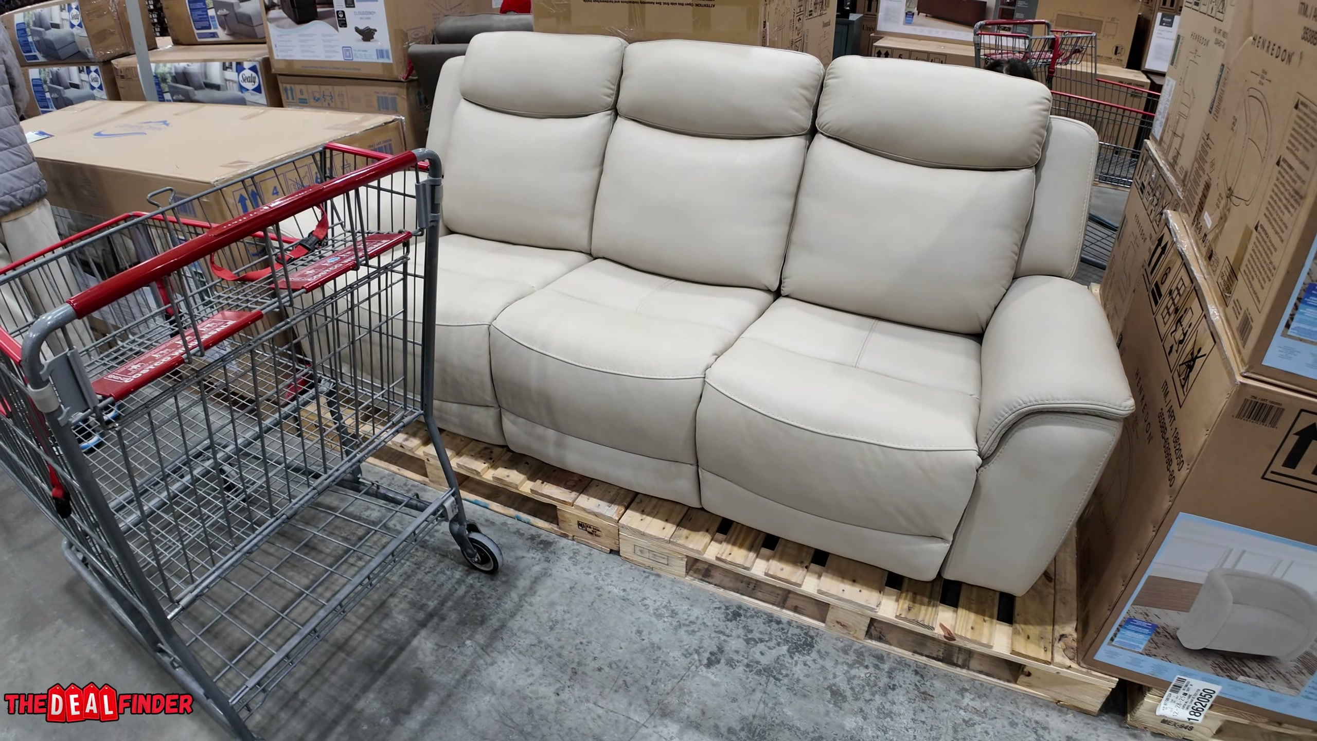 Gilman Creek Sanders Leather Power Sofa with Power Headrests
