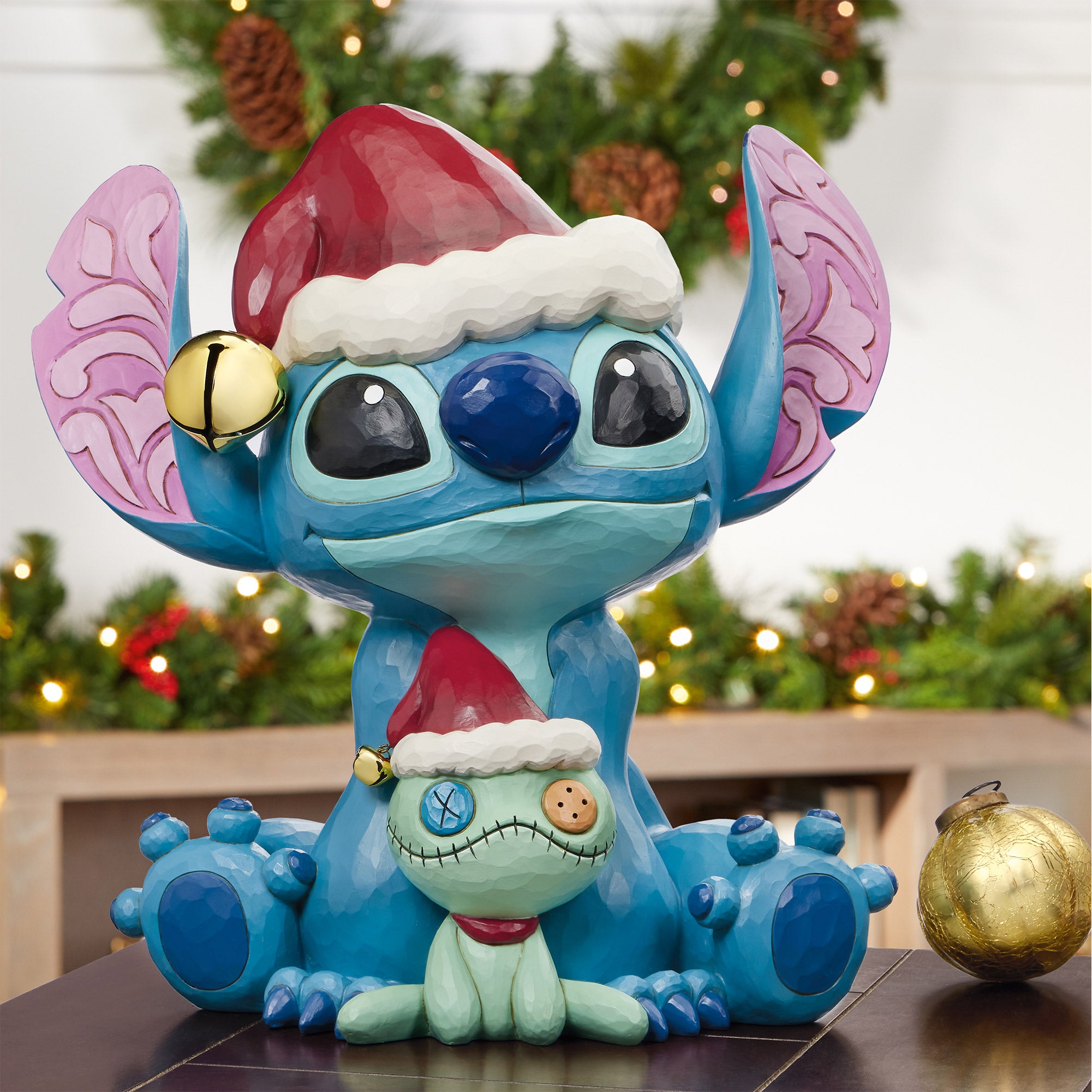 ジムショア　スティッチ　コストコ　クリスマス置物　COSTCO Disney Stitch with Scrump by Jim Shore (#1851511) - $29.97 (down