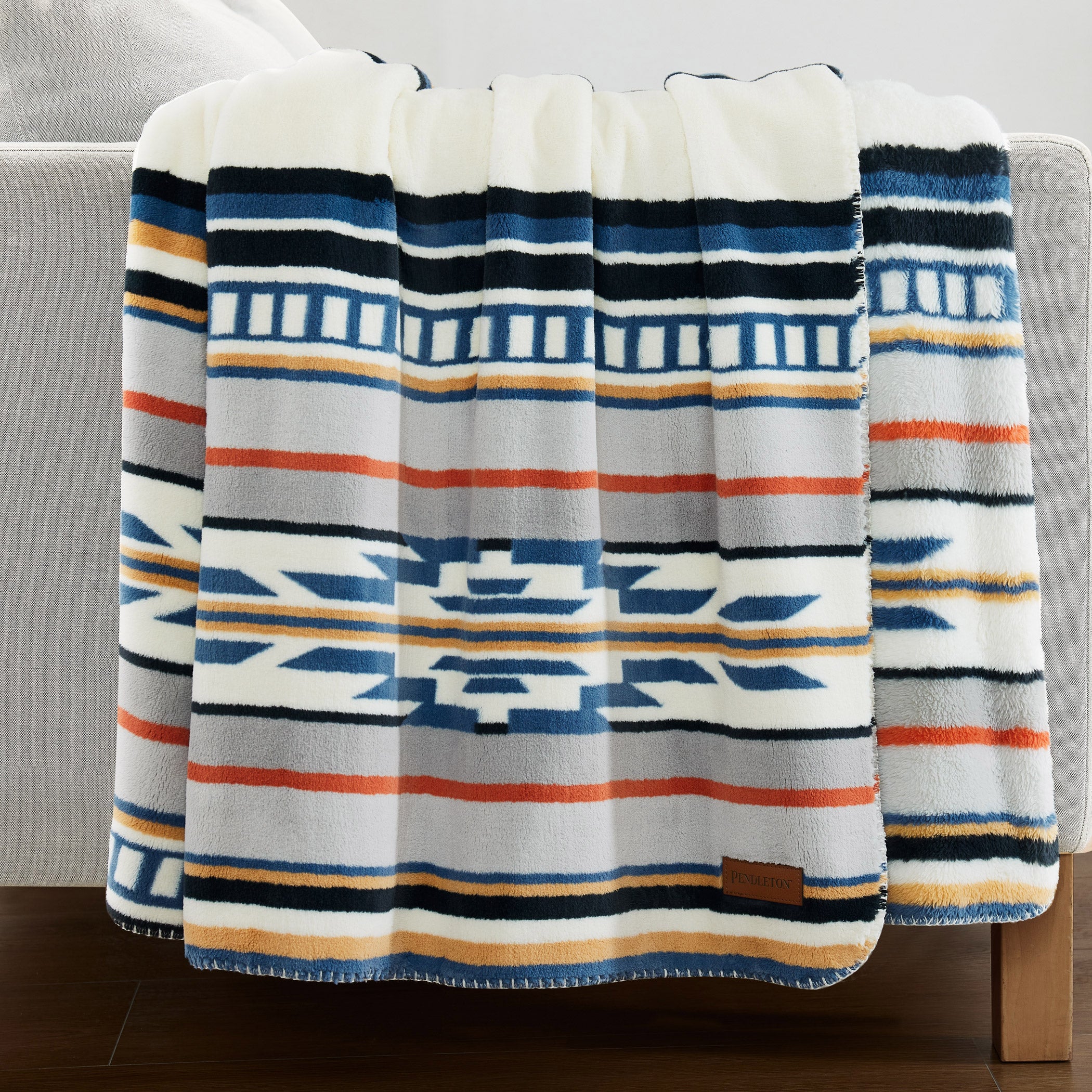 Pendleton Purple Ultra Soft Throw Blanket / 50″ x 70″ – CanadaWide Liquidations