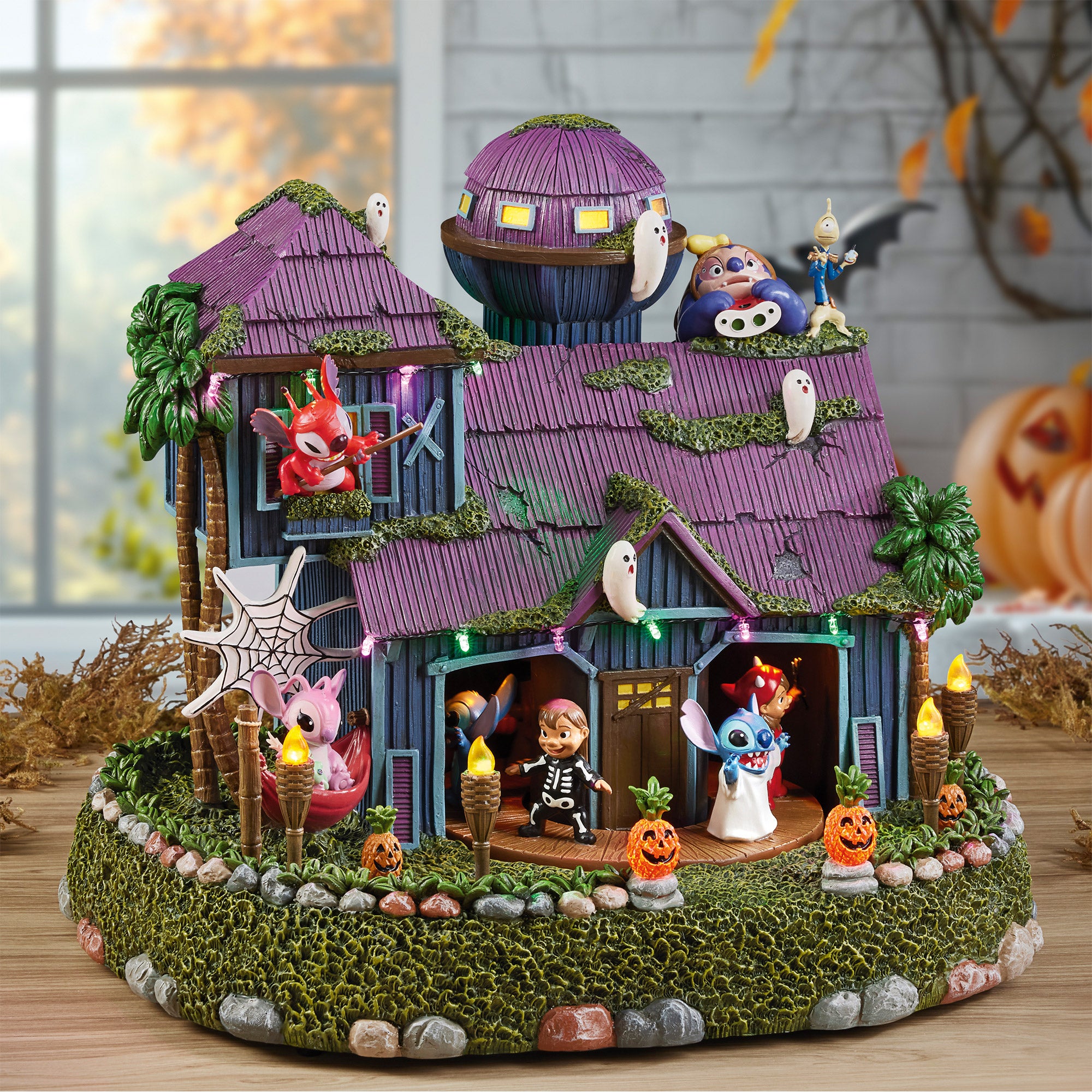 ディズニー ハロウィン ハウス Disney Stitch Animated Halloween House - $29.97 at Costco