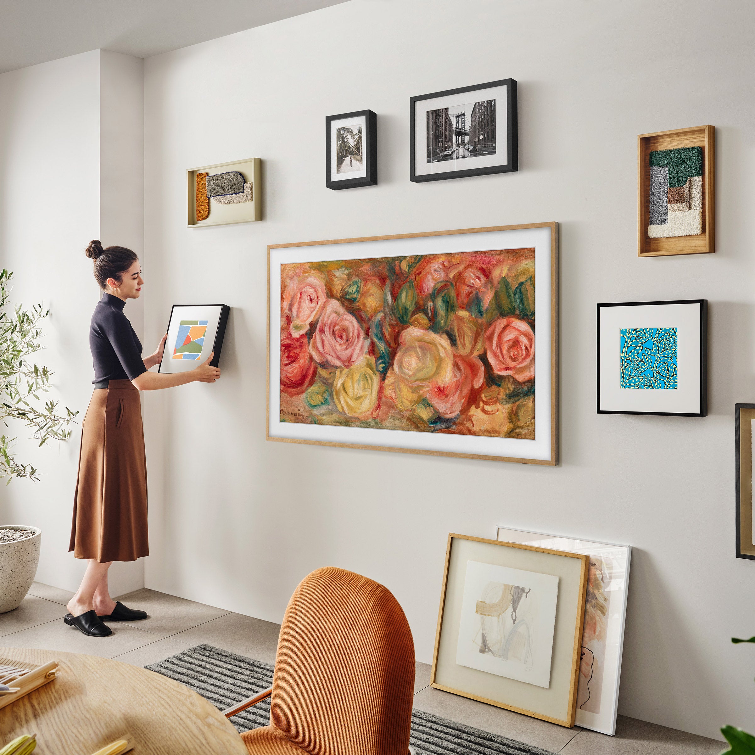 SAMSUNG THE FRAME 65¨ CLASS (64.5¨ DIAG) 4K UHD QLED SMART TV - Thumbnail 8