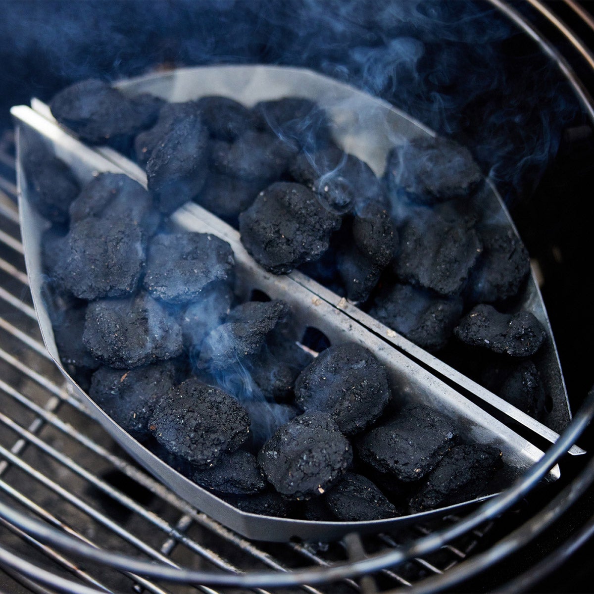 WEBER KAMADO E6 CHARCOAL GRILL - Thumbnail 5