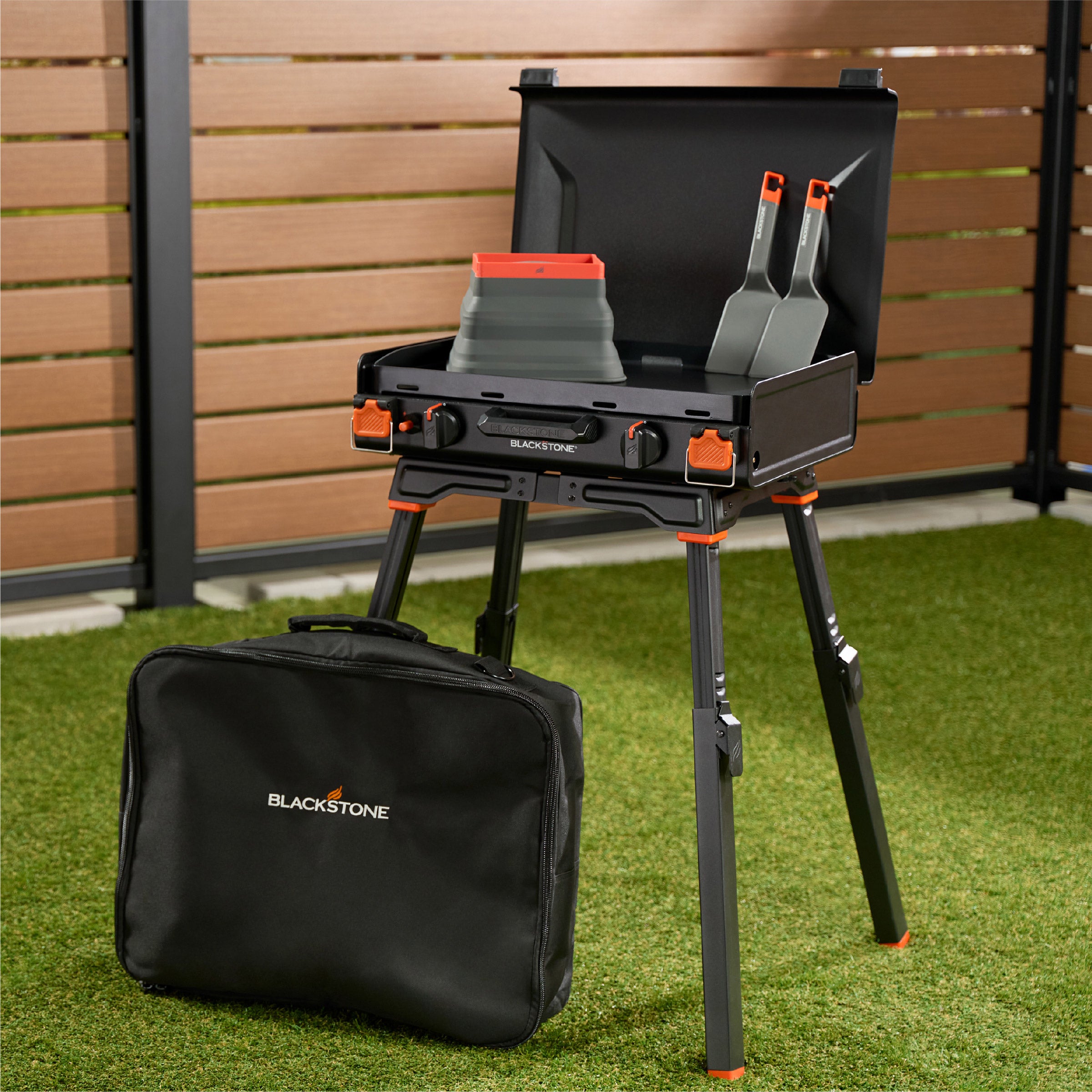 BLACKSTONE 20¨ CAMPING GRIDDLE WITH STAND BUNDLE - Thumbnail 2