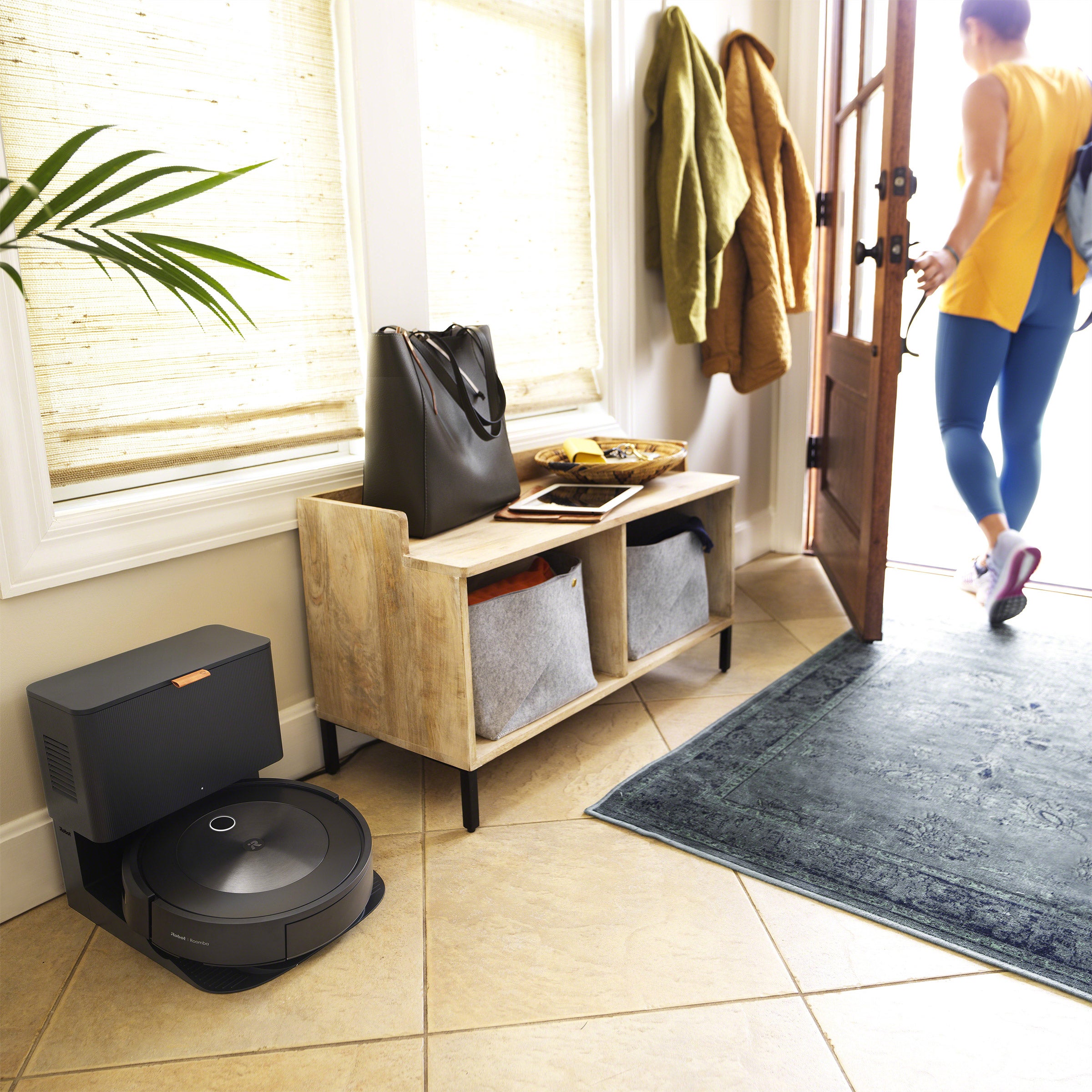 IROBOT ROOMBA J6 ROBOT VACUUM WITH DOCK ^ - Thumbnail 2