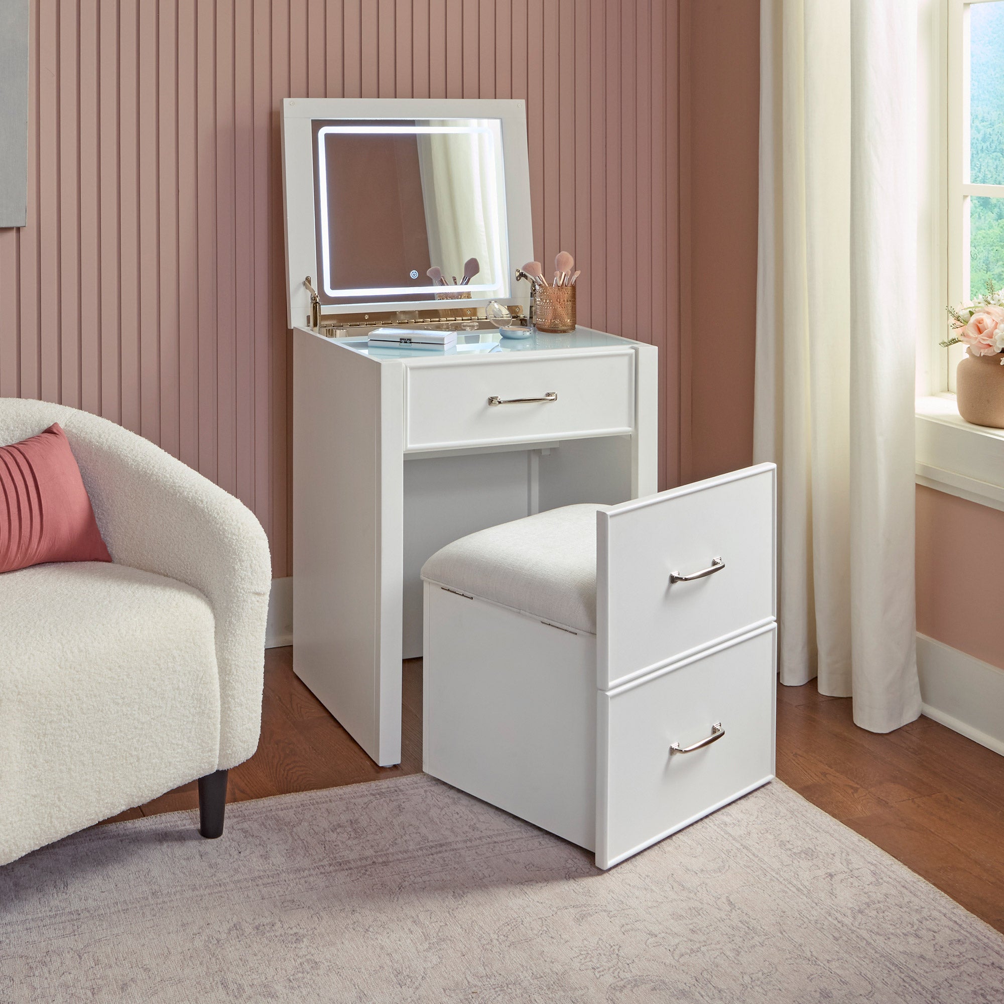 UNIVERSAL BROADMOORE ODESSA VANITY