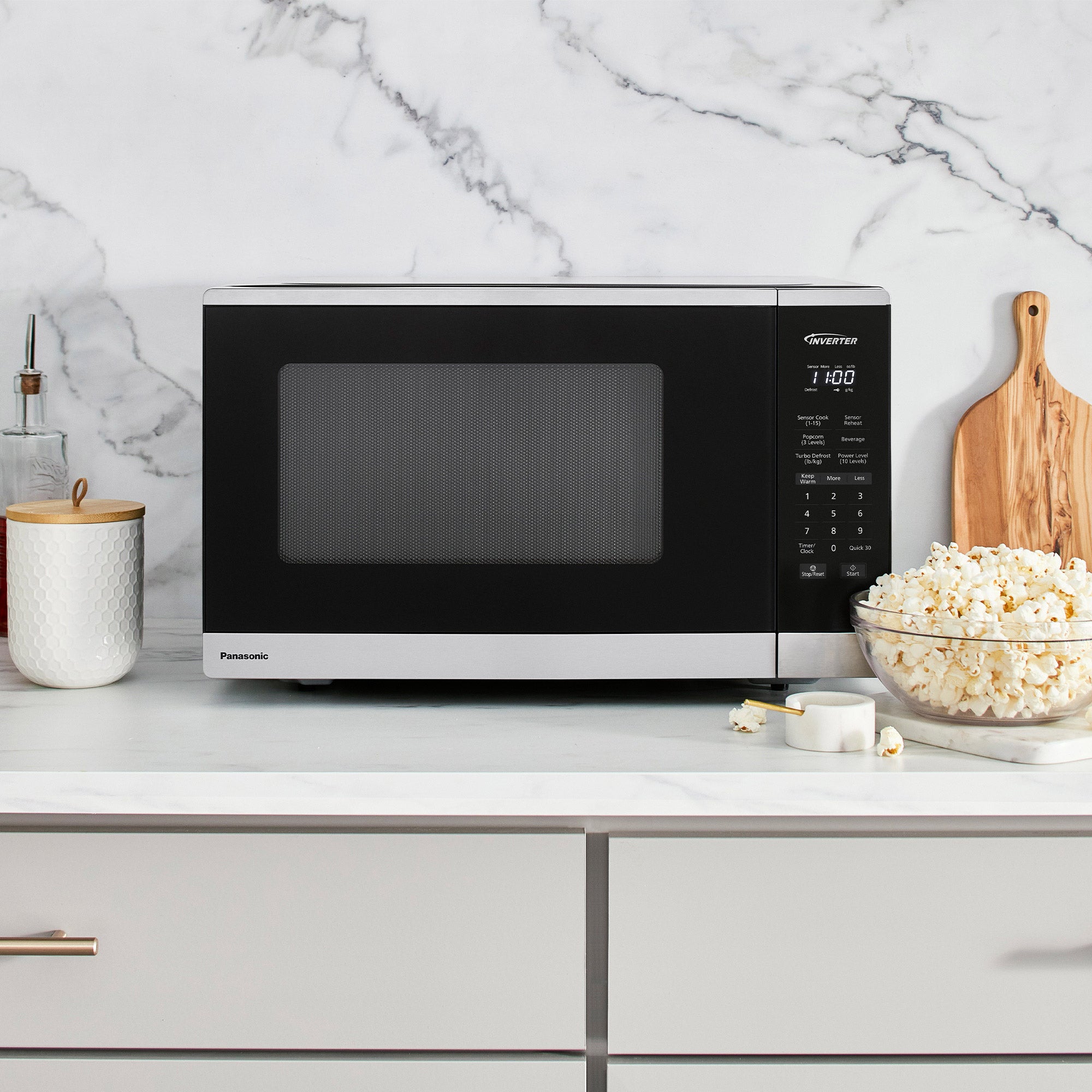 PANASONIC MICROWAVE OVEN 1.3 CU. FT. - Thumbnail 5