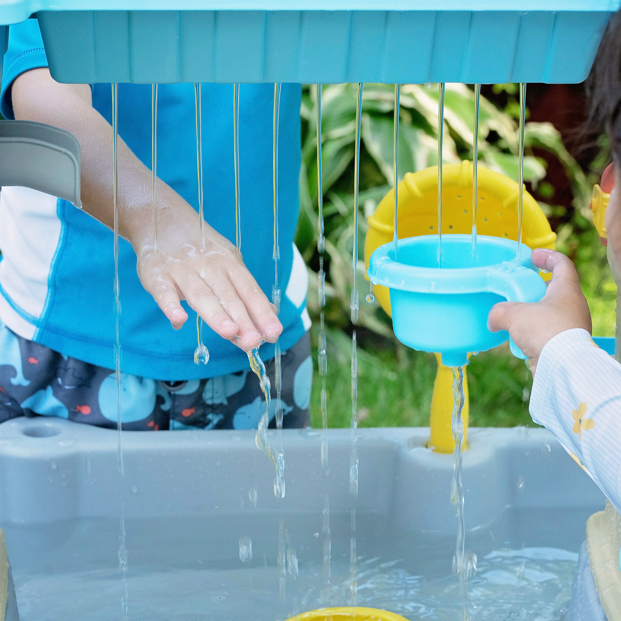 STEP2 RAIN SHOWERS & FLOW WATER TABLE - Thumbnail 5