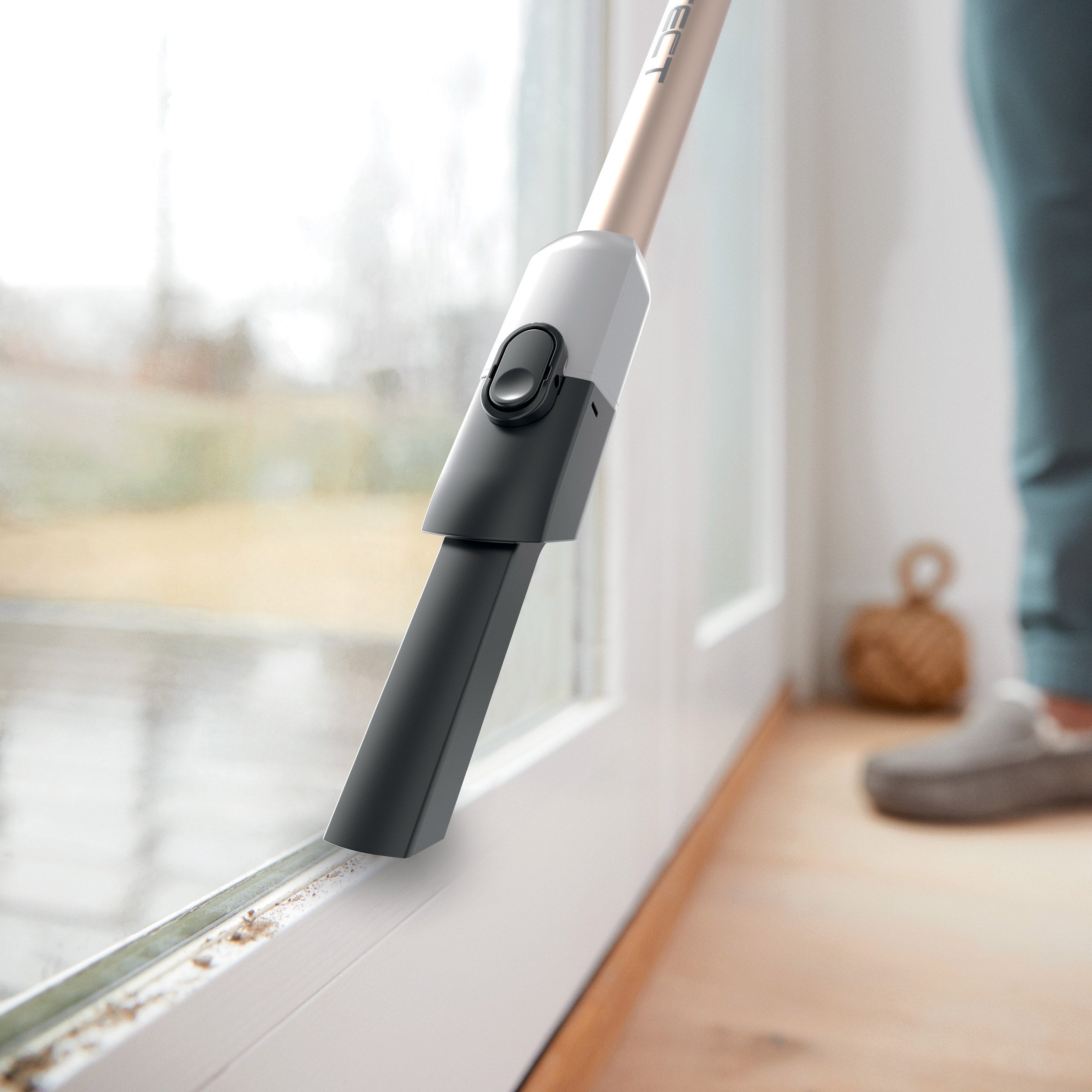 SHARK DETECT CORDLESS STICK VACUUM WITH AUTOEMPTY BASE ^ - Thumbnail 4
