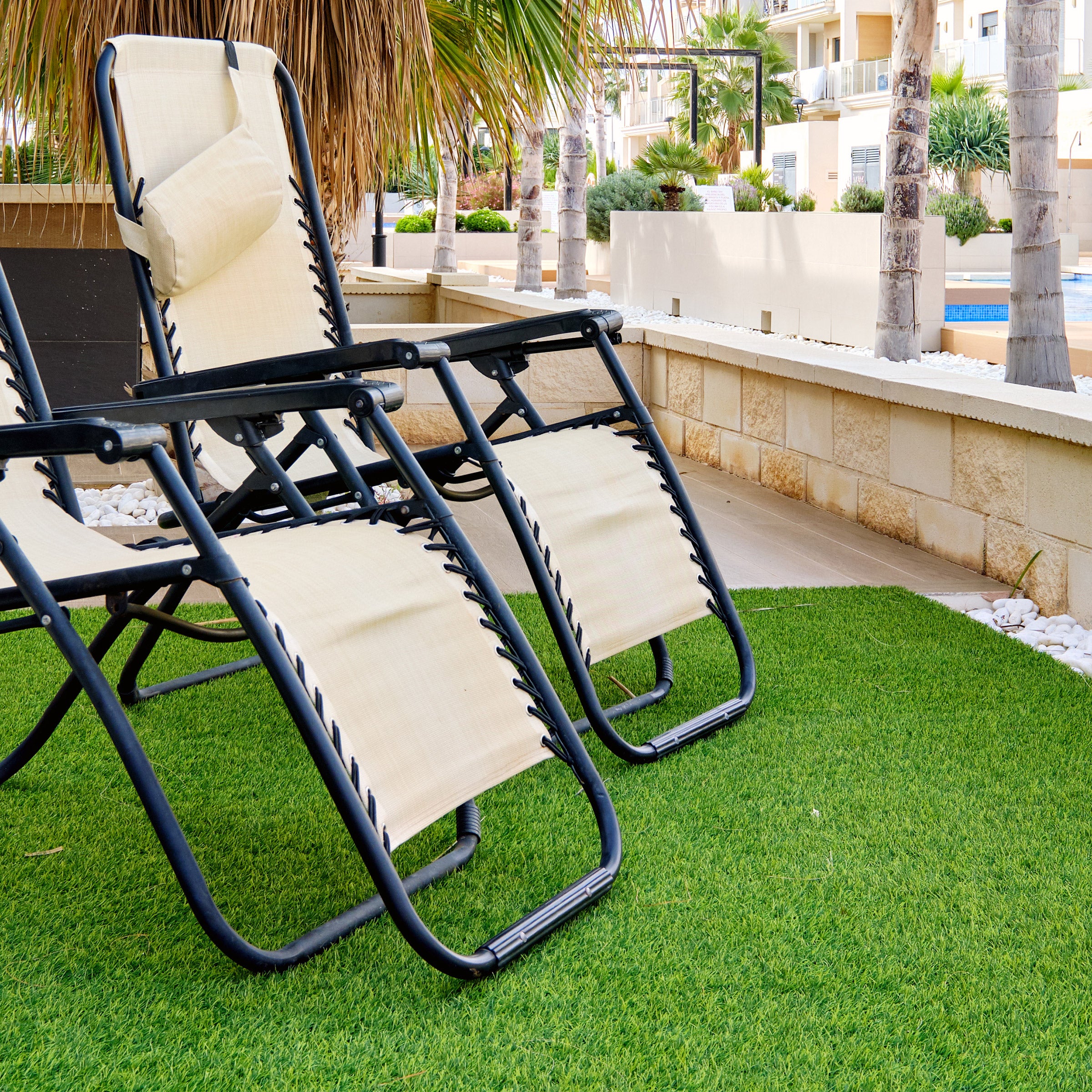 PREGRA FESCUE ARTIFICIAL TURF 6'X8' - Thumbnail 3