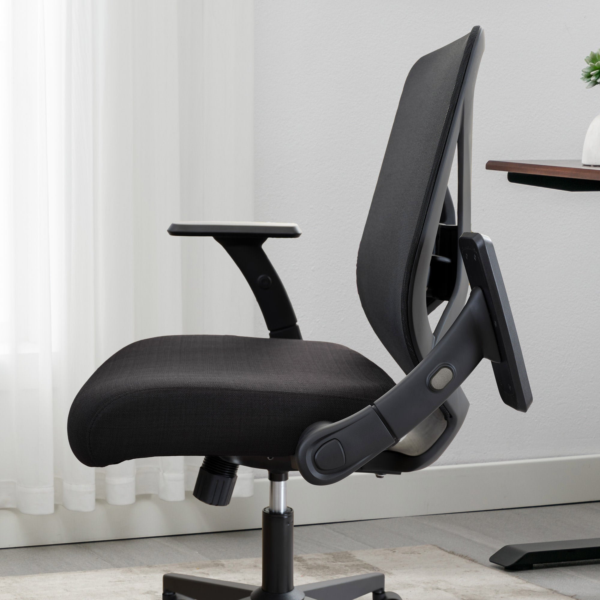 TRUE INNOVATIONS MESH CHAIR - Thumbnail 4
