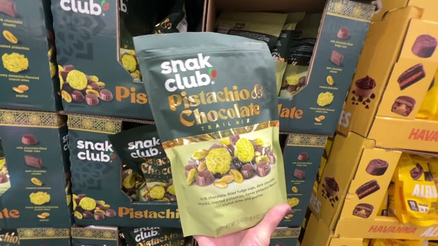 Snak Club Trail Mix Pistachio & Chocolate 20 oz