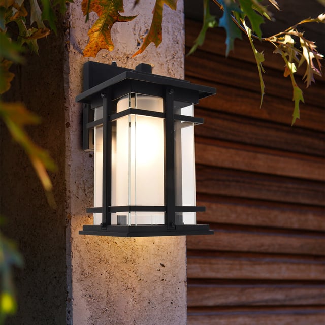 Lutec Craftsman Style Coach Light