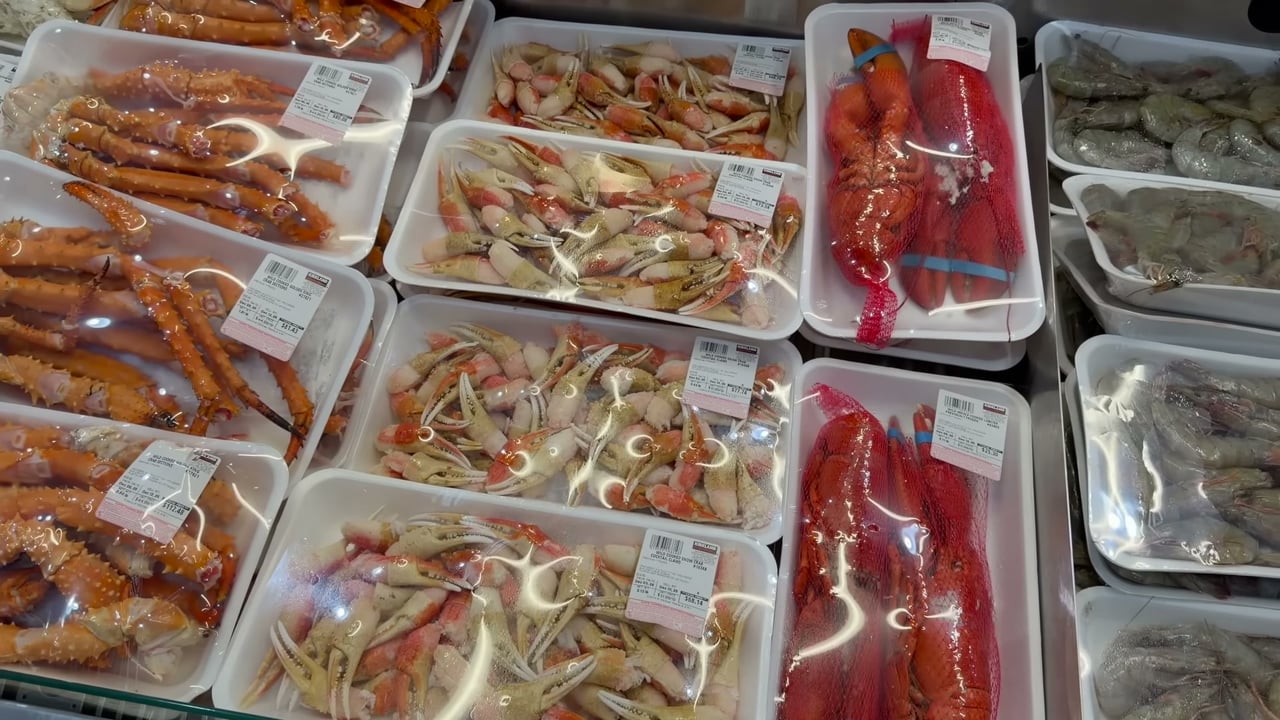 Wild Cooked Snow Crab Cocktail Claws Per Lb.