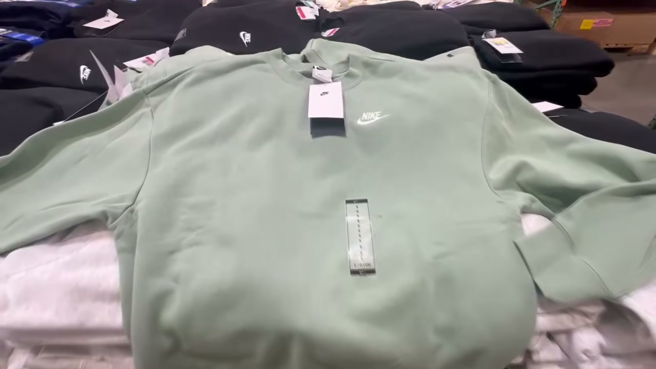 Nike Women's Club Fleece Crewneck Sweatshirt