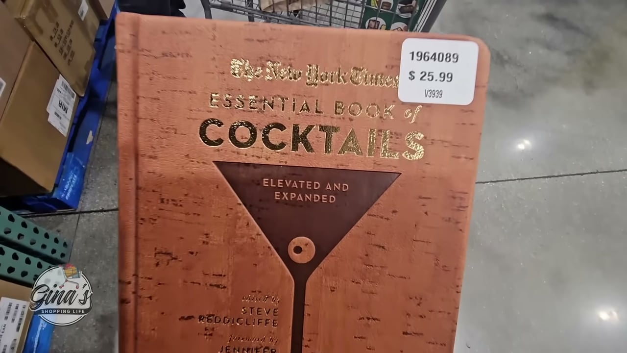 The New York Times Essential Book of Cocktails, Deluxe Leather Edition with App