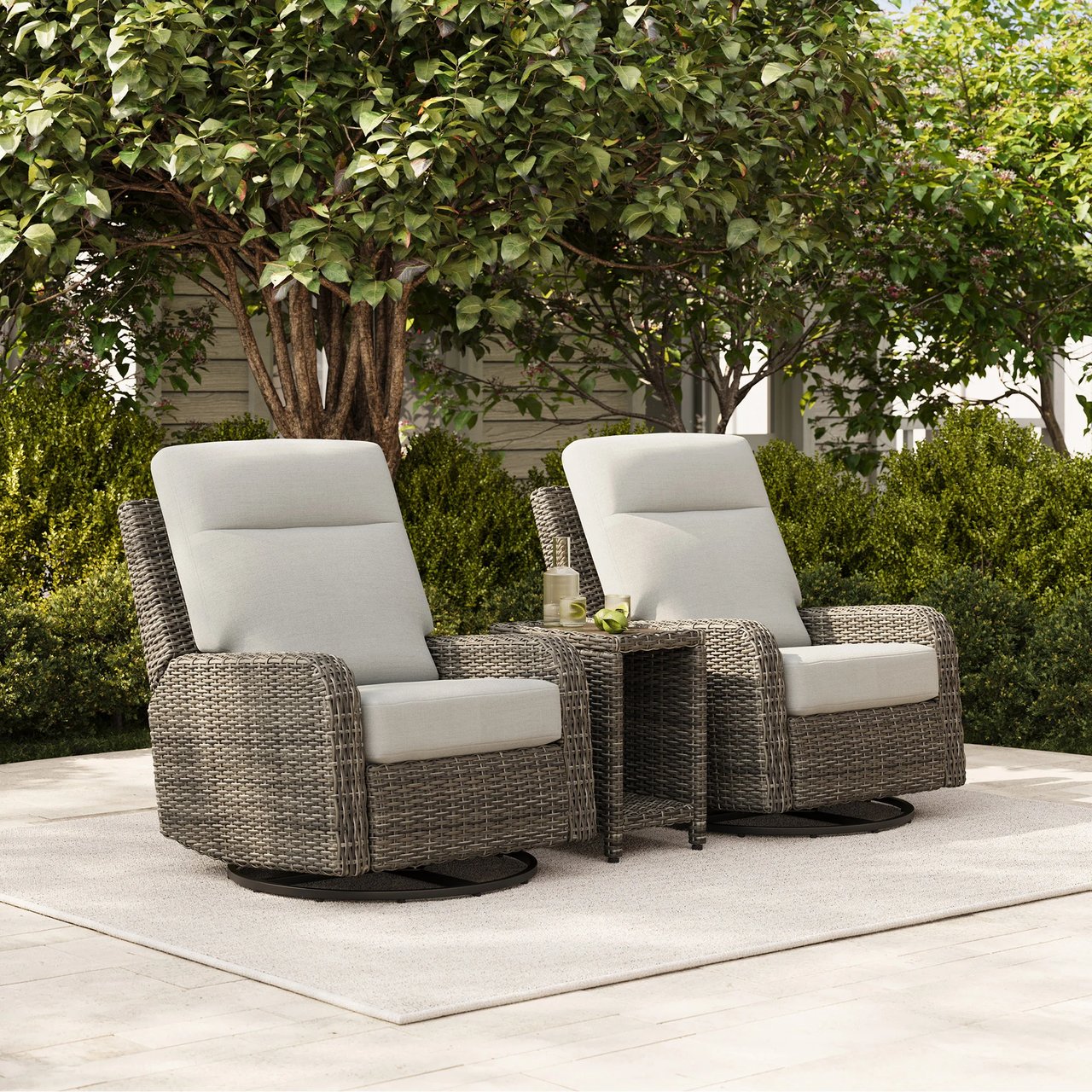 Thomasville Elko 3-Piece Swivel Glider Recliner Set - Image 1