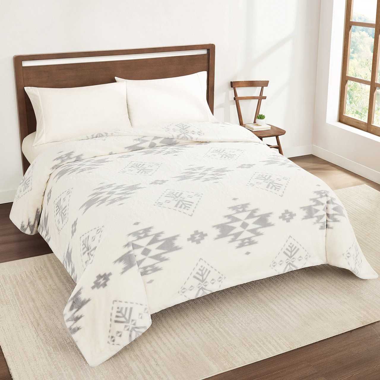 Pendleton Faux Fur Blanket 92" x 112" - Image 1