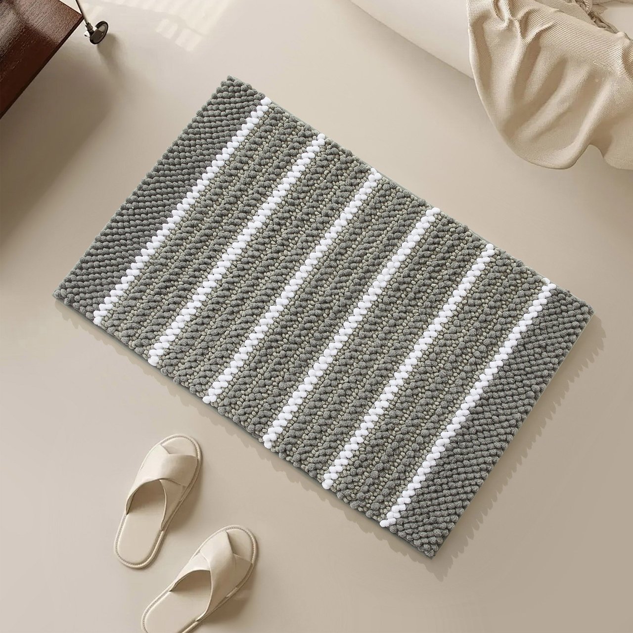 Idea Nuova Chenille Noodle Bath Mat - Image 1