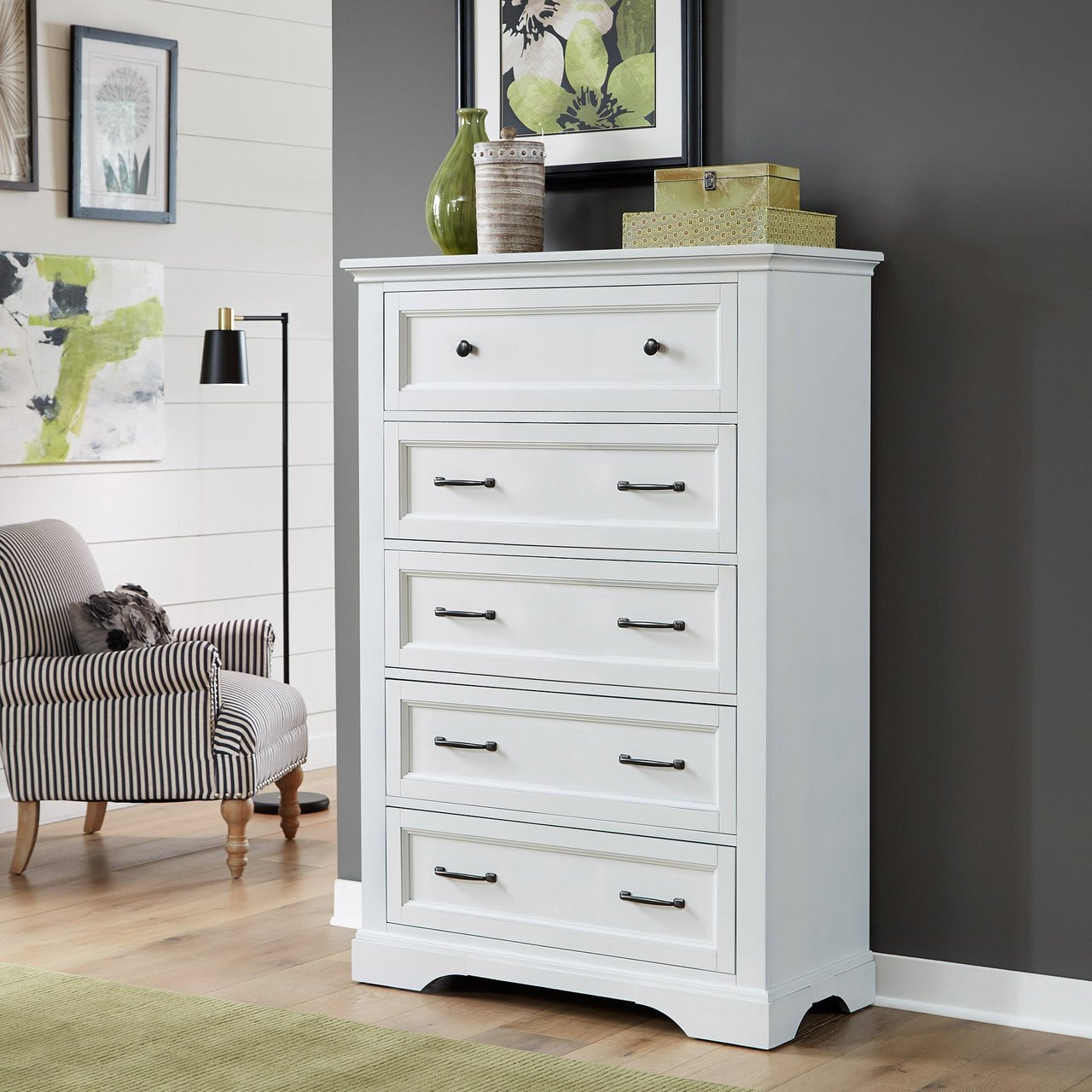 Universal Broadmoore Kitteridge 5-Drawer Chest - Image 1